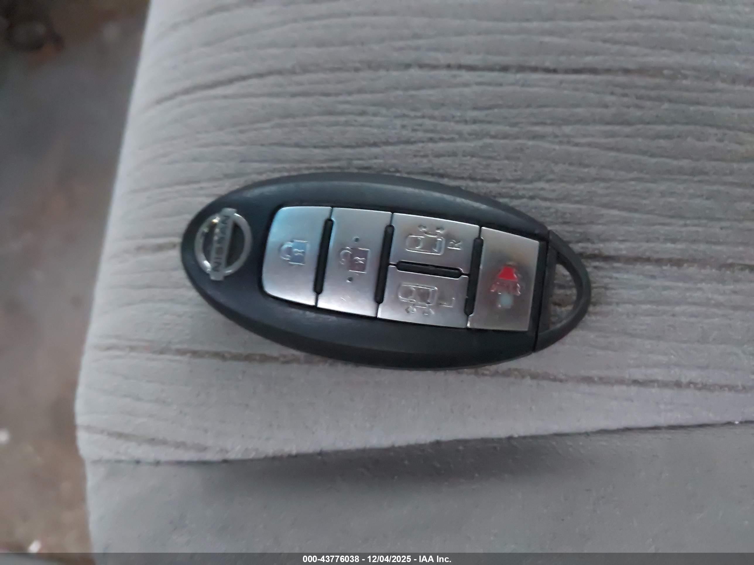 NISSAN QUEST image 11