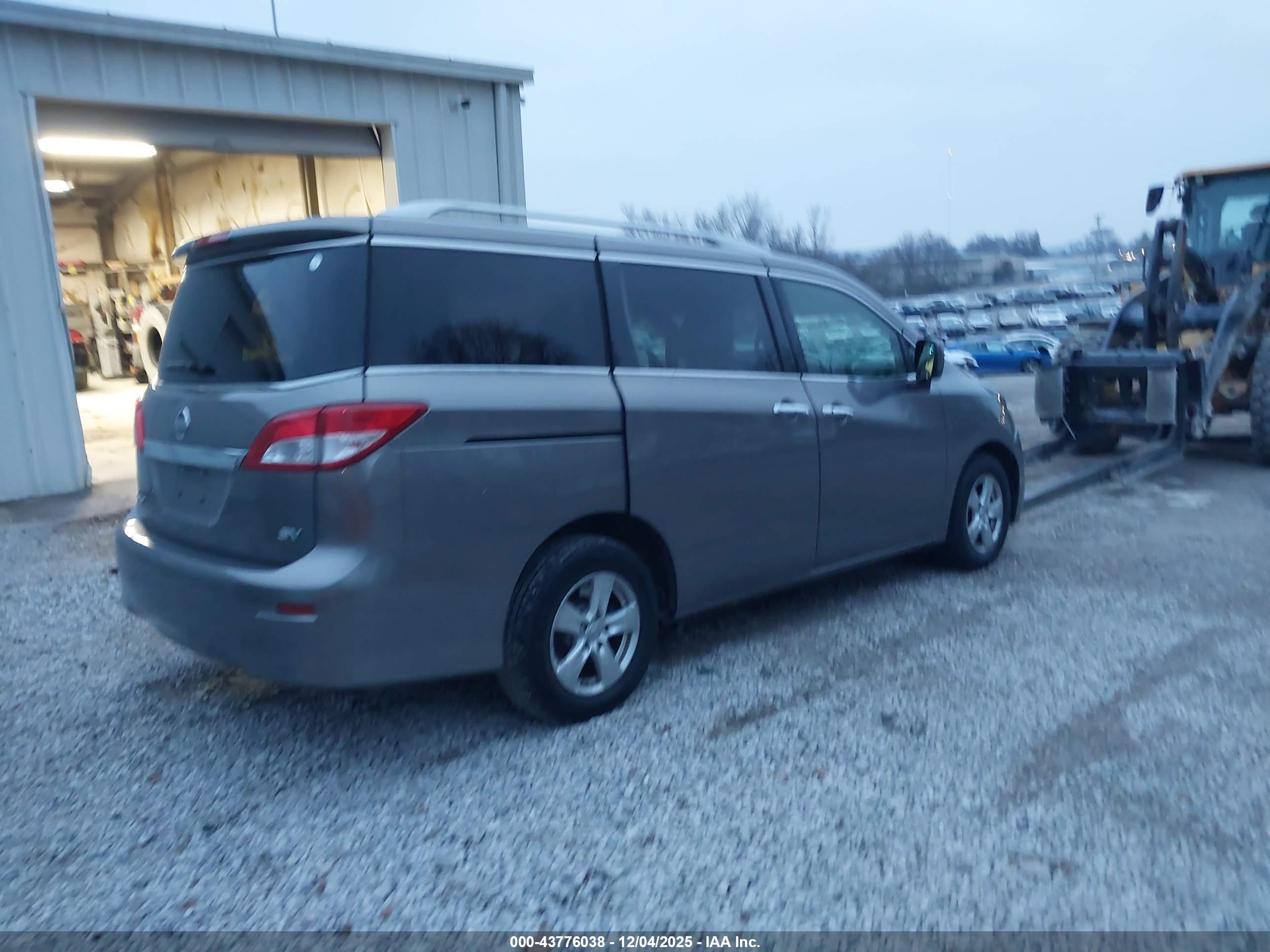 NISSAN QUEST image 4