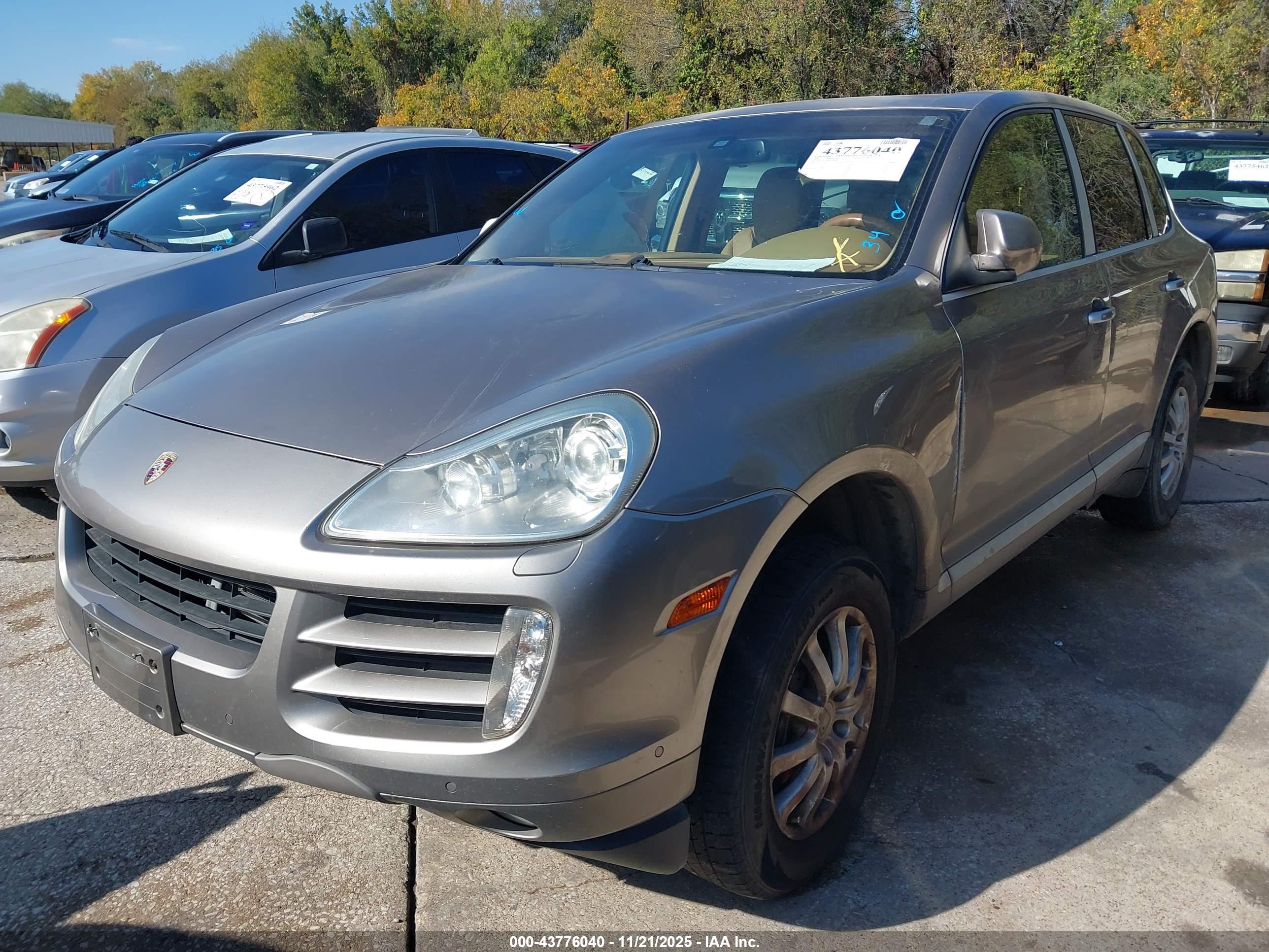 PORSCHE CAYENNE image 2