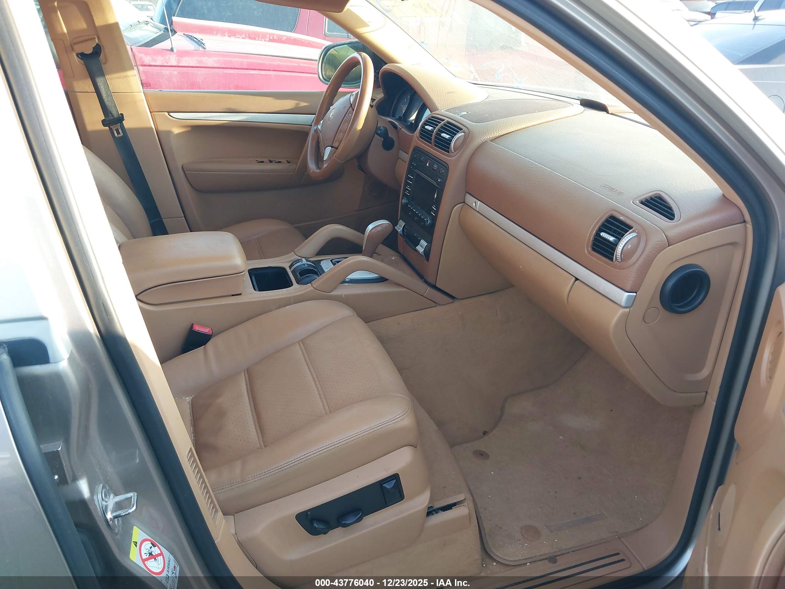 PORSCHE CAYENNE image 5