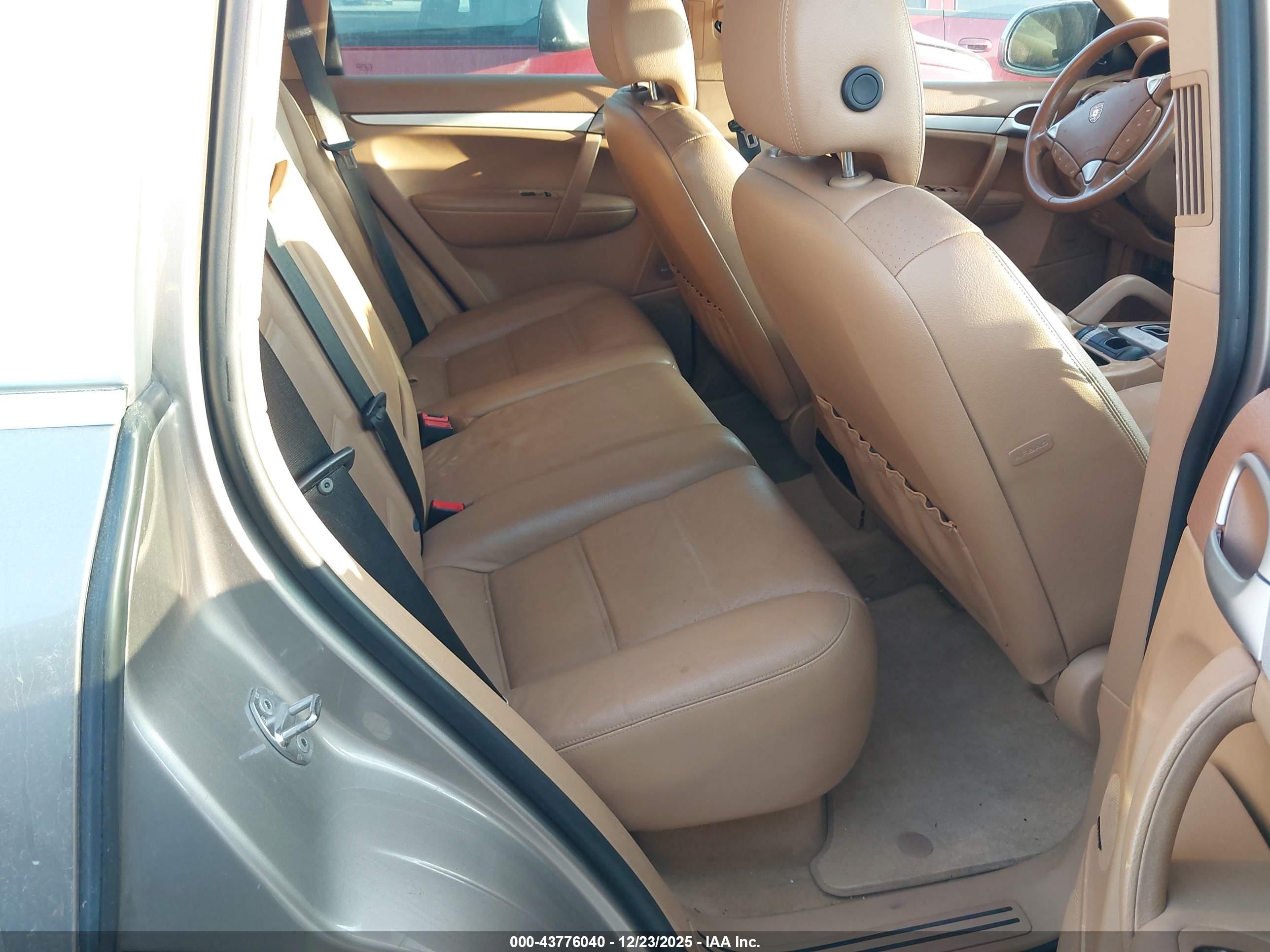 PORSCHE CAYENNE image 8