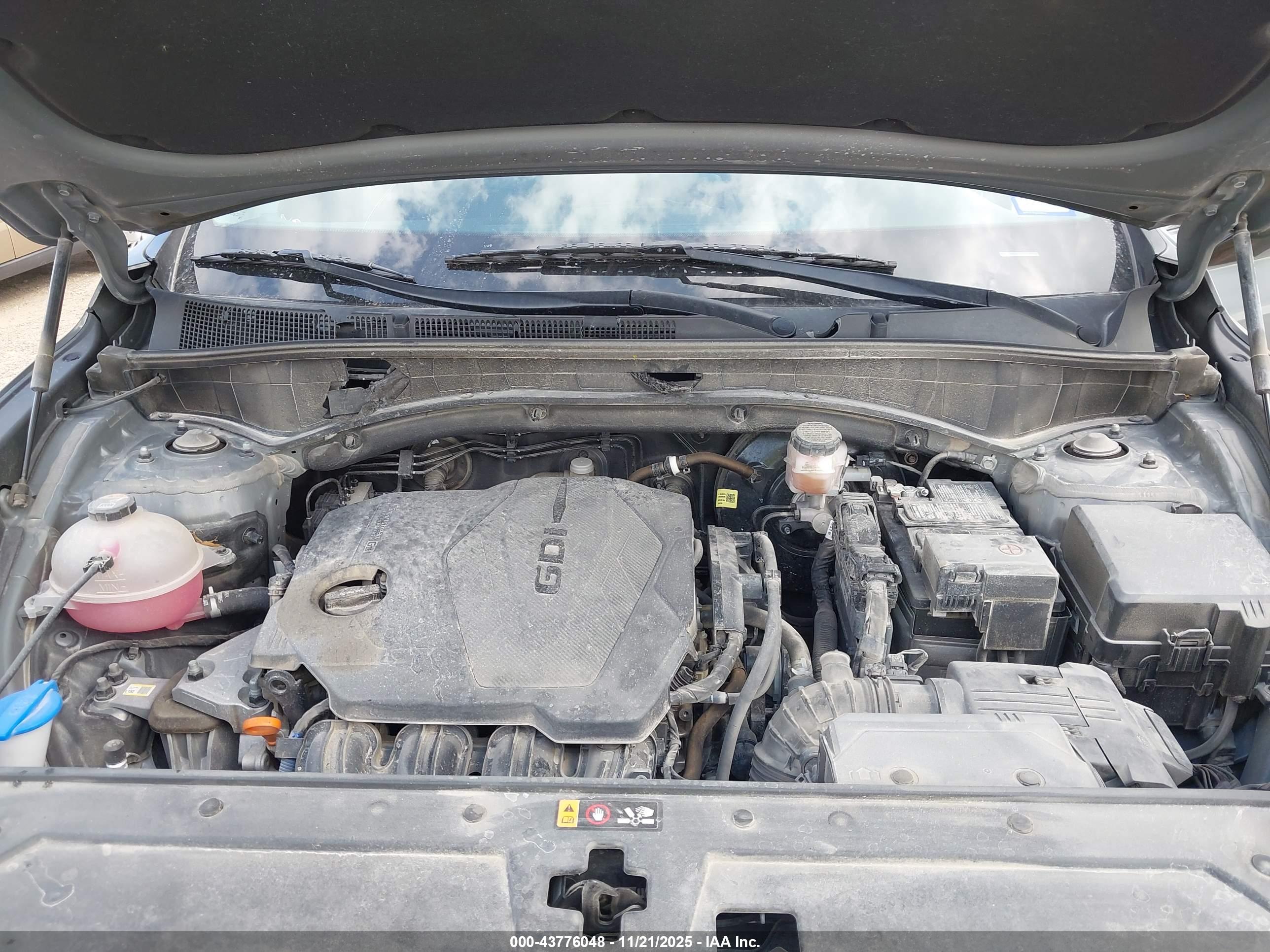 HYUNDAI SANTA image 10