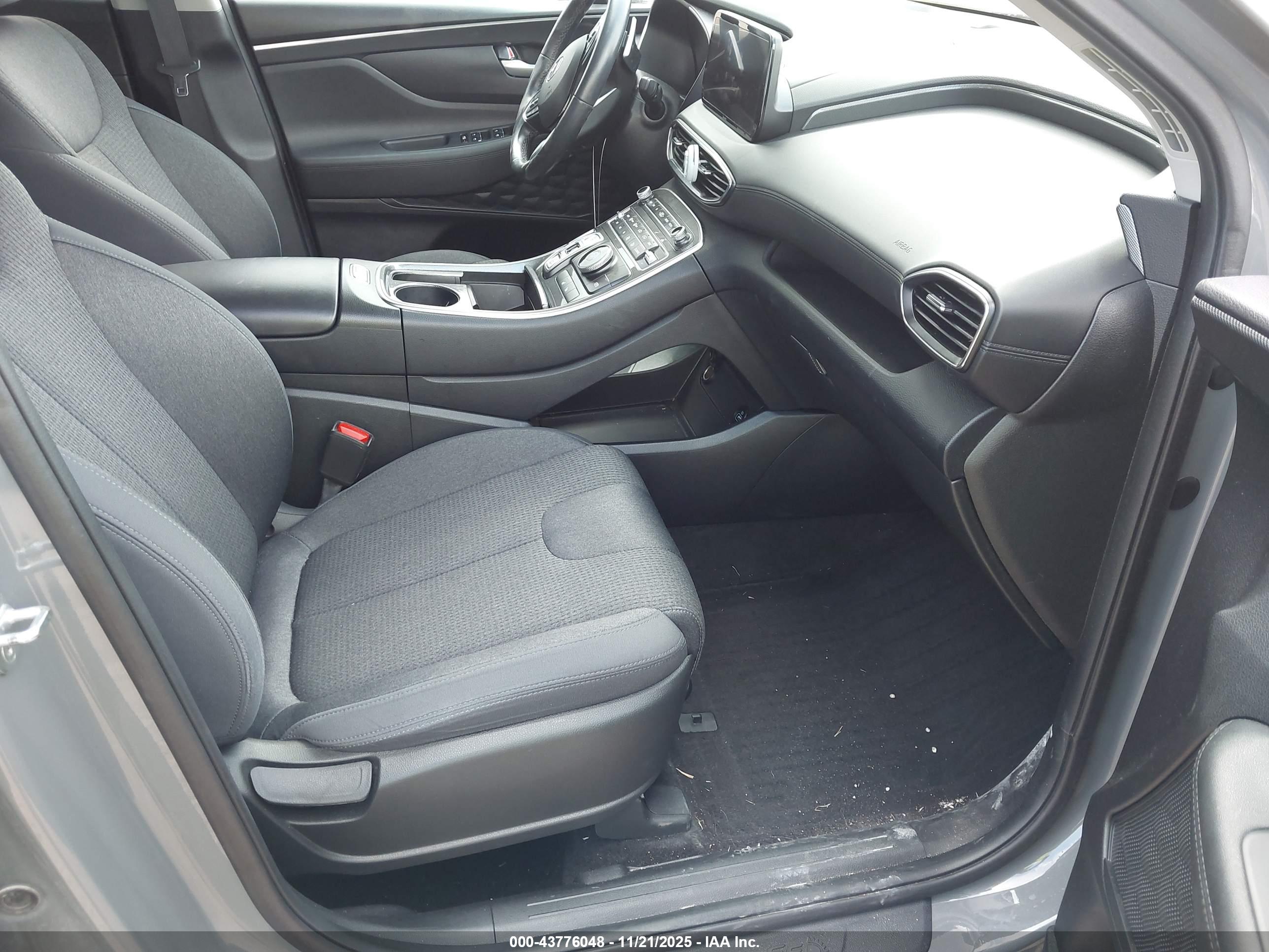 HYUNDAI SANTA image 5