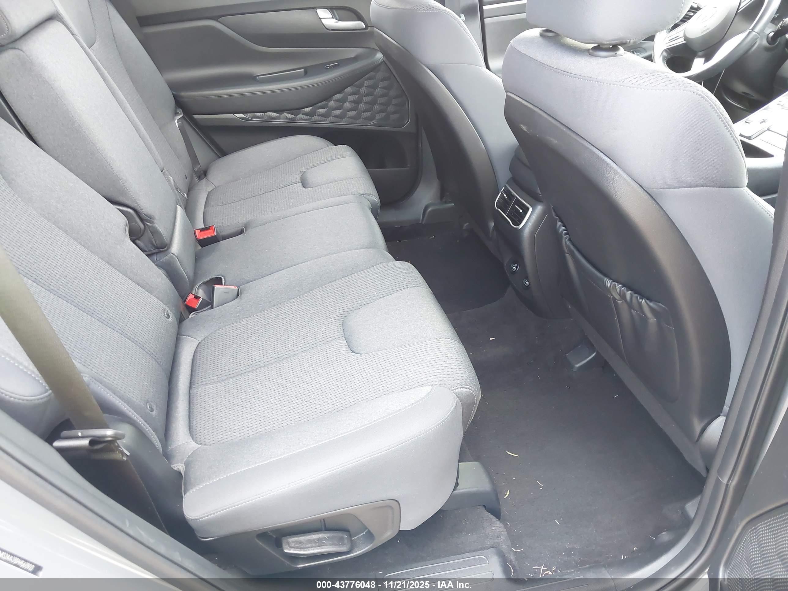 HYUNDAI SANTA image 8