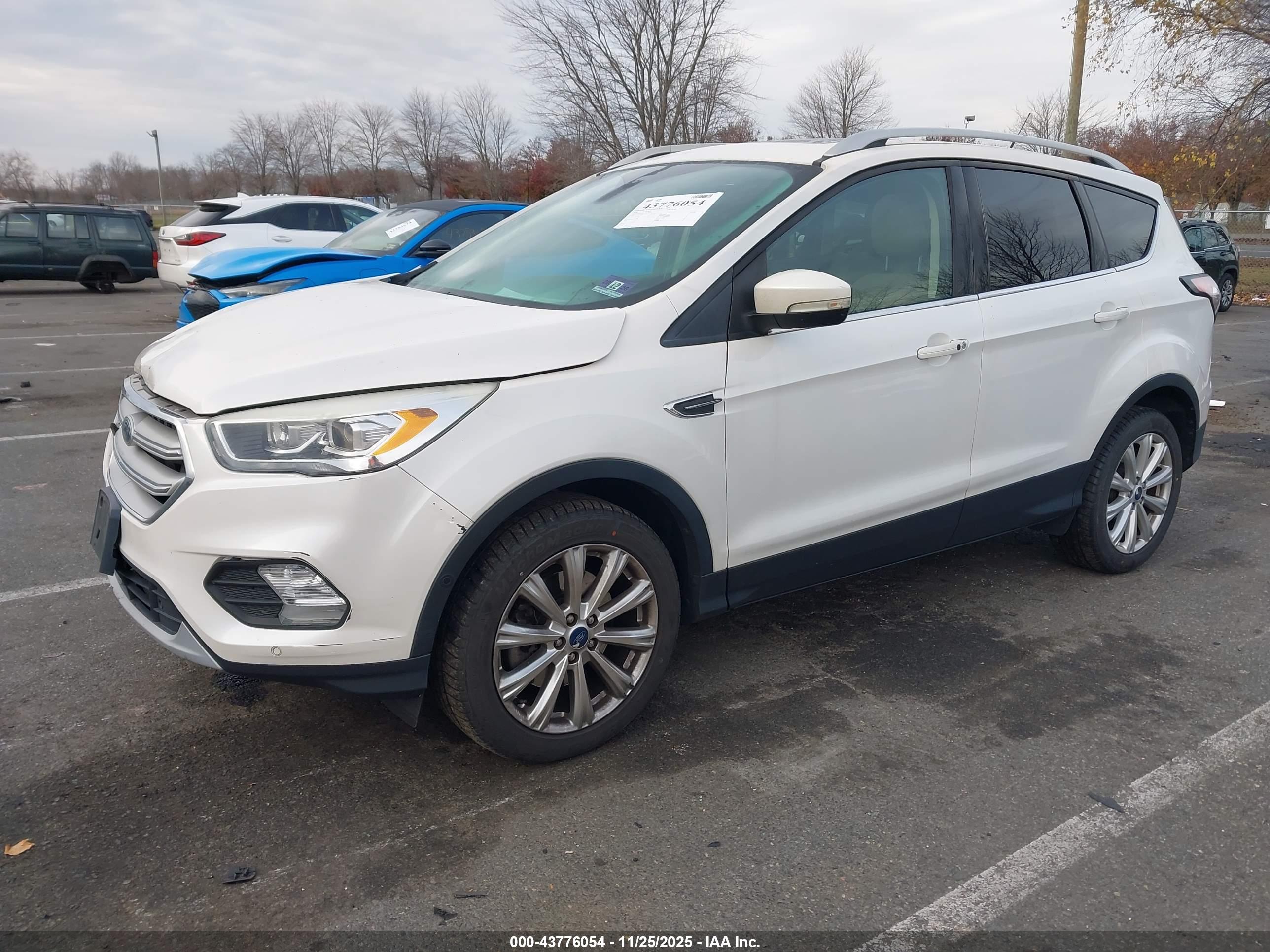 FORD ESCAPE image 2