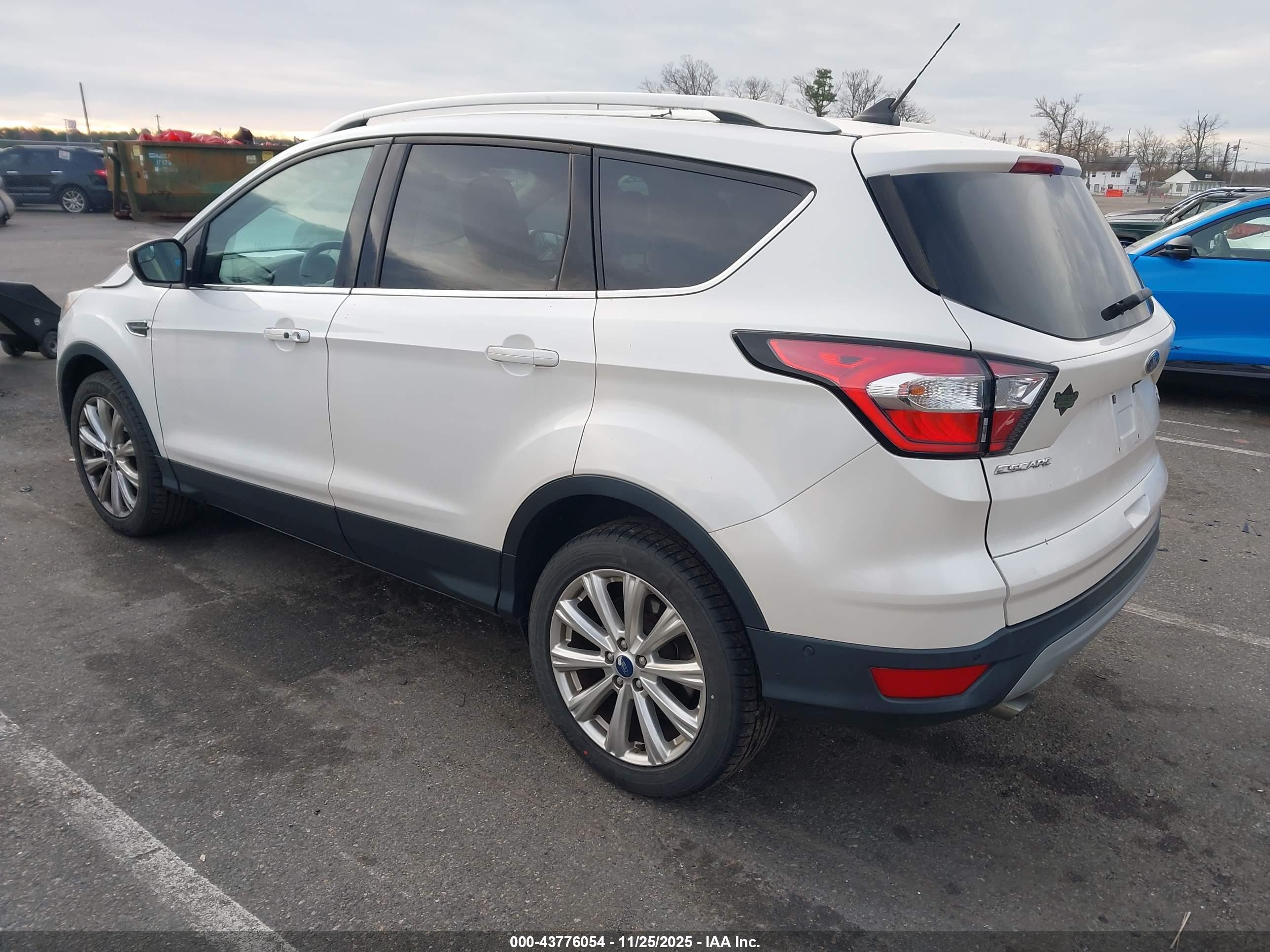 FORD ESCAPE image 3