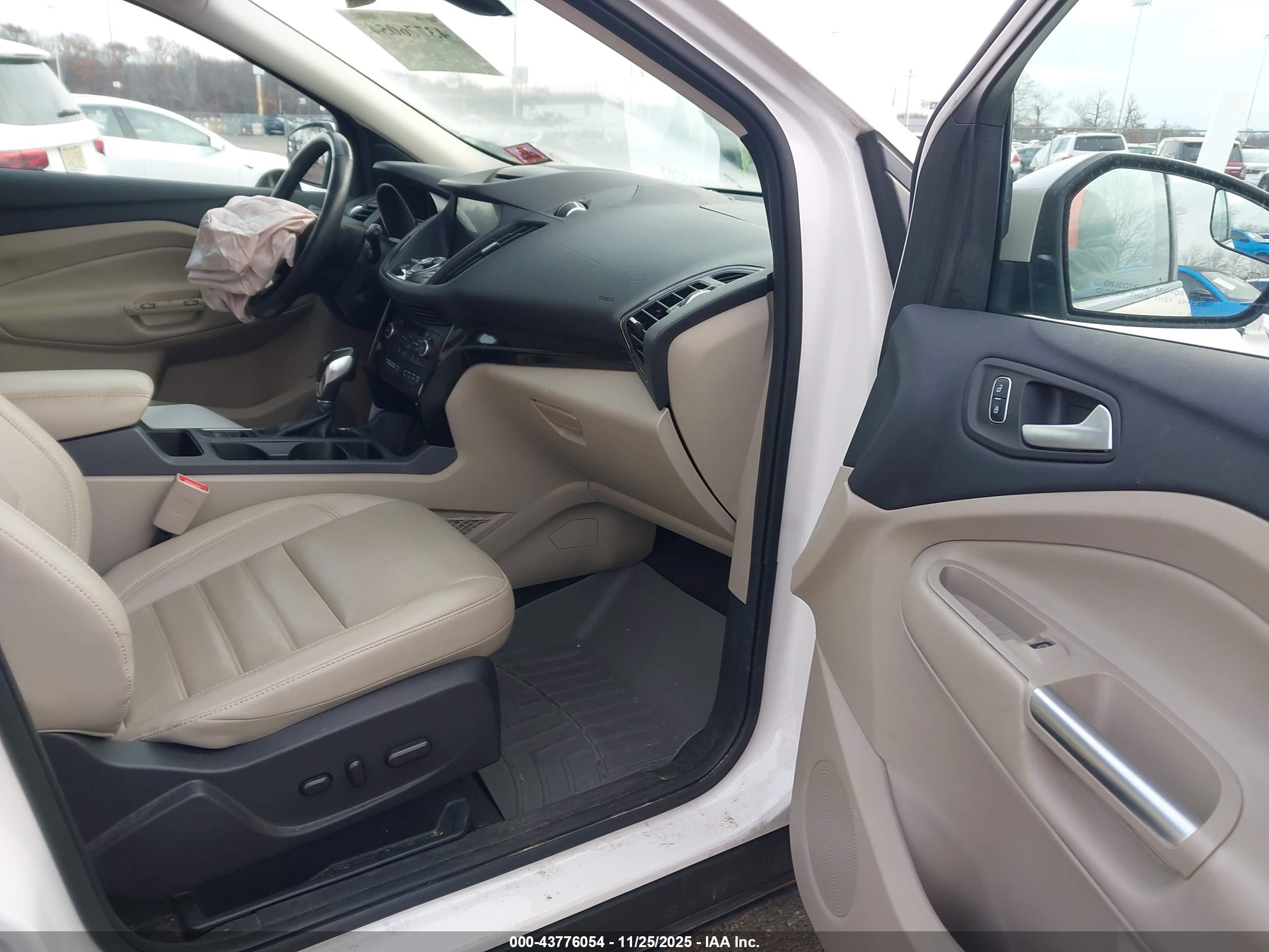 FORD ESCAPE image 5
