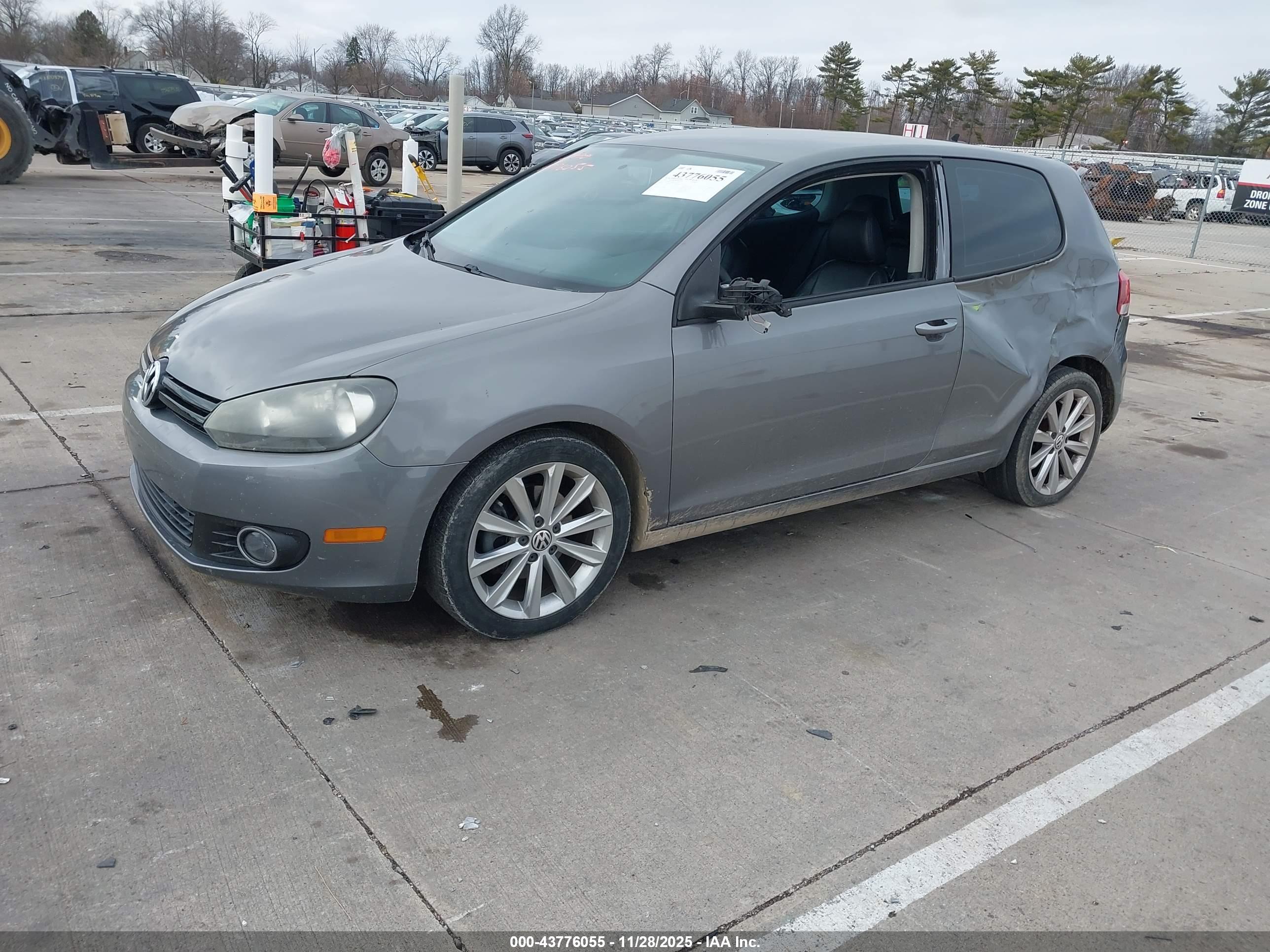 VOLKSWAGEN GOLF image 2