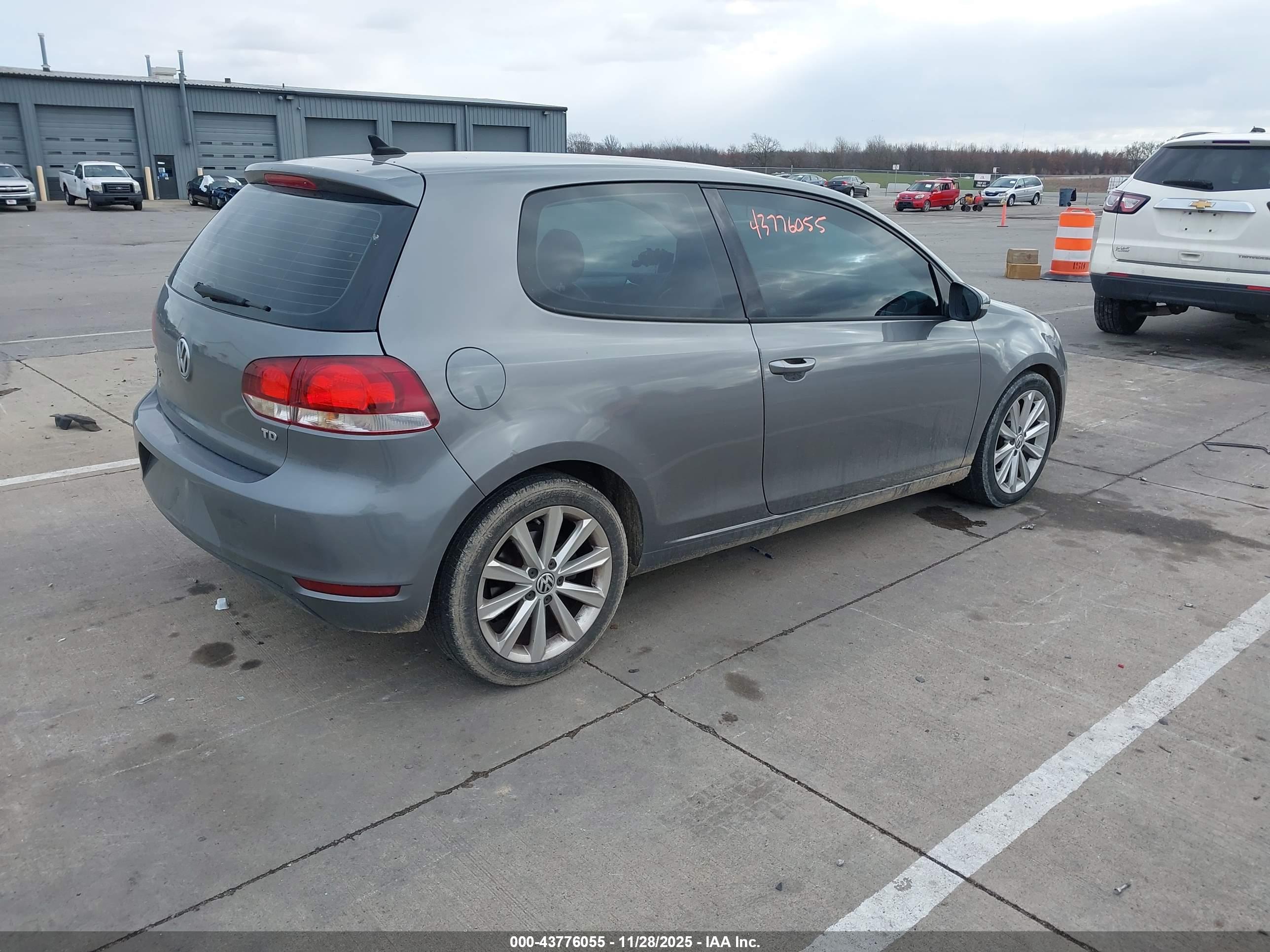 VOLKSWAGEN GOLF image 4