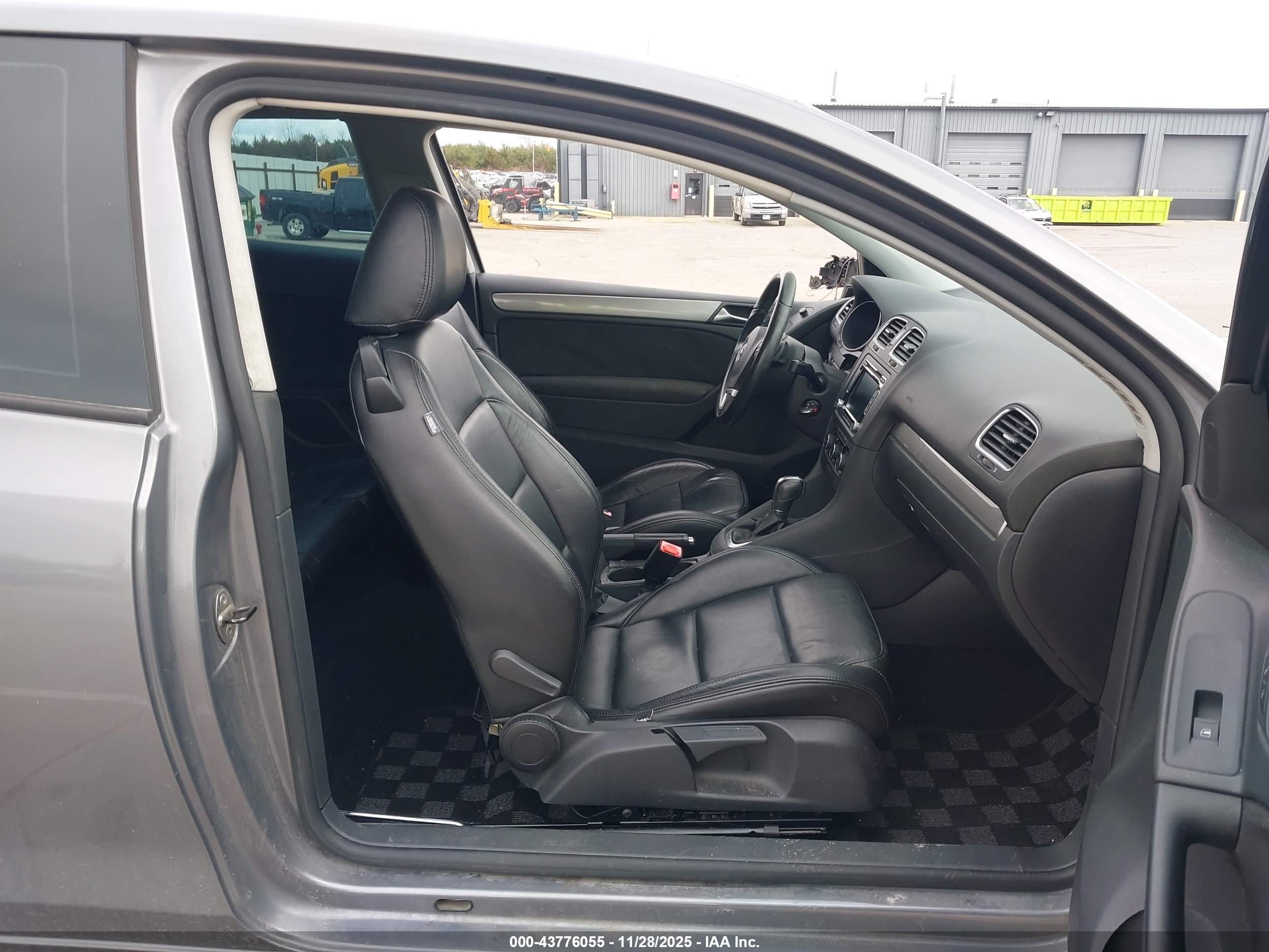 VOLKSWAGEN GOLF image 5
