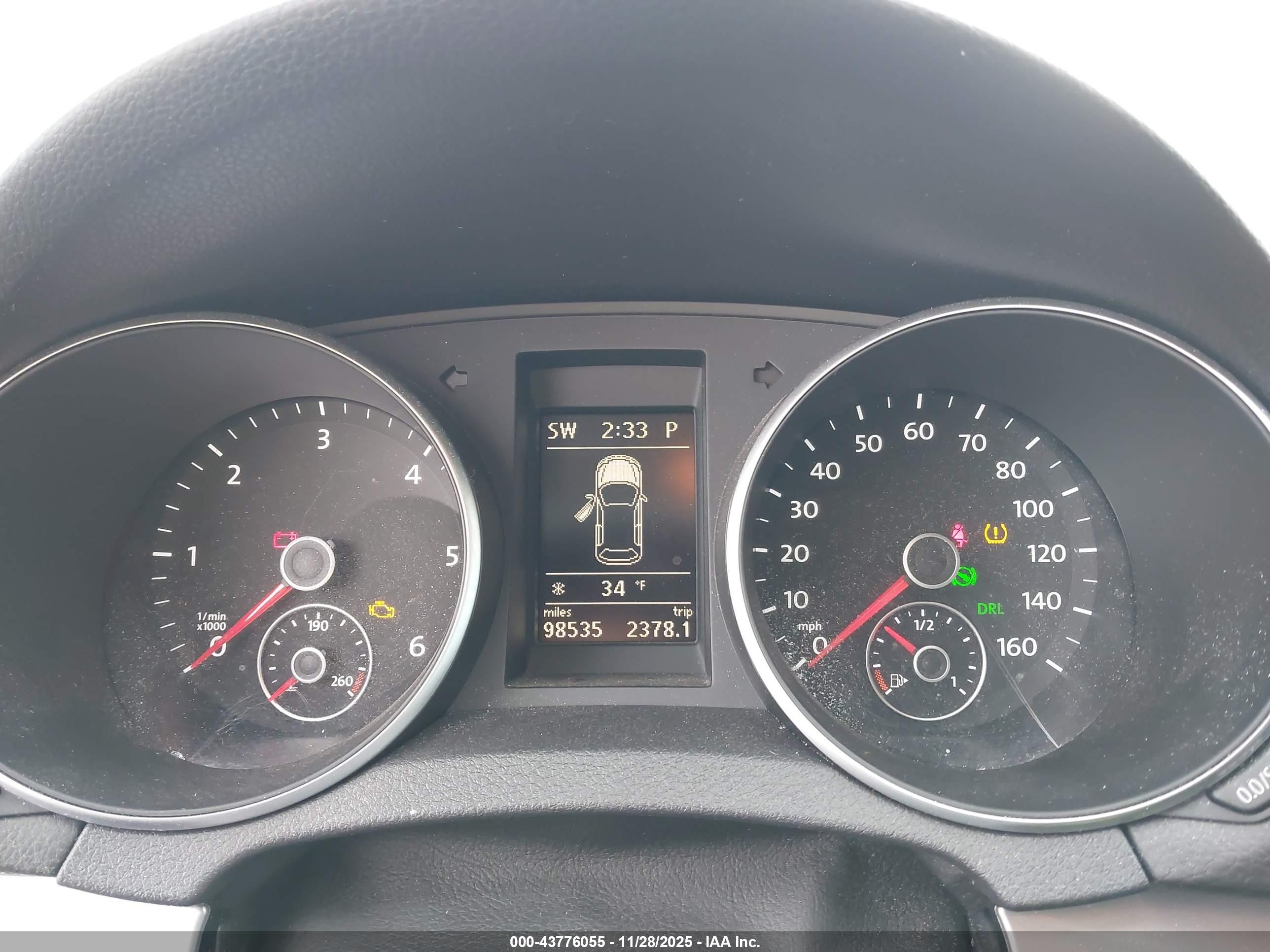 VOLKSWAGEN GOLF image 7