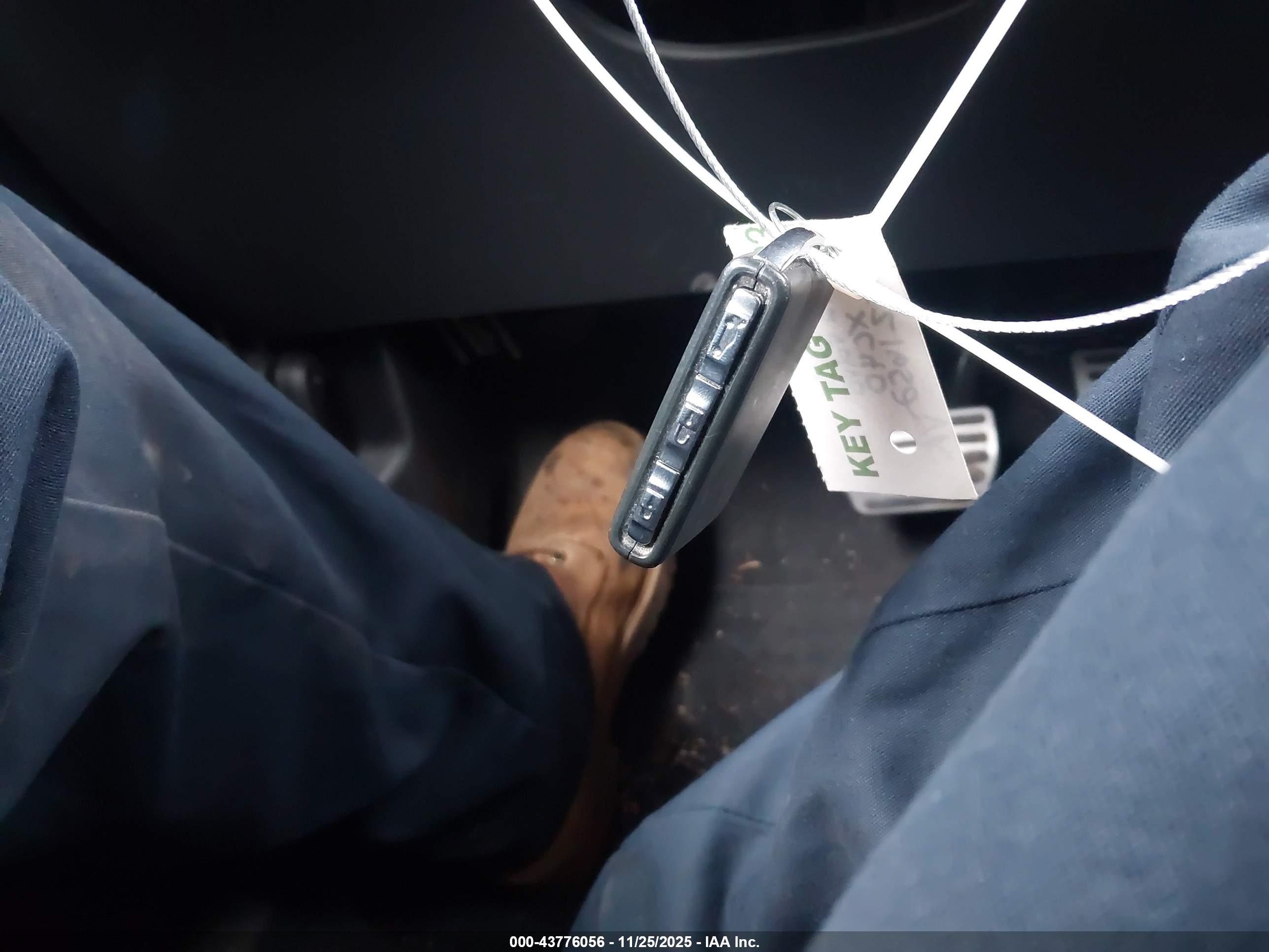 VOLVO XC40 image 11
