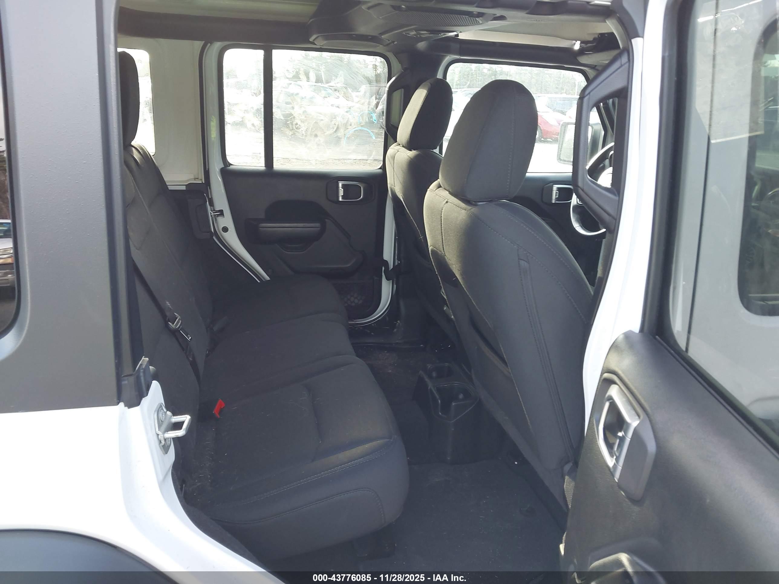 JEEP WRANGLER image 8