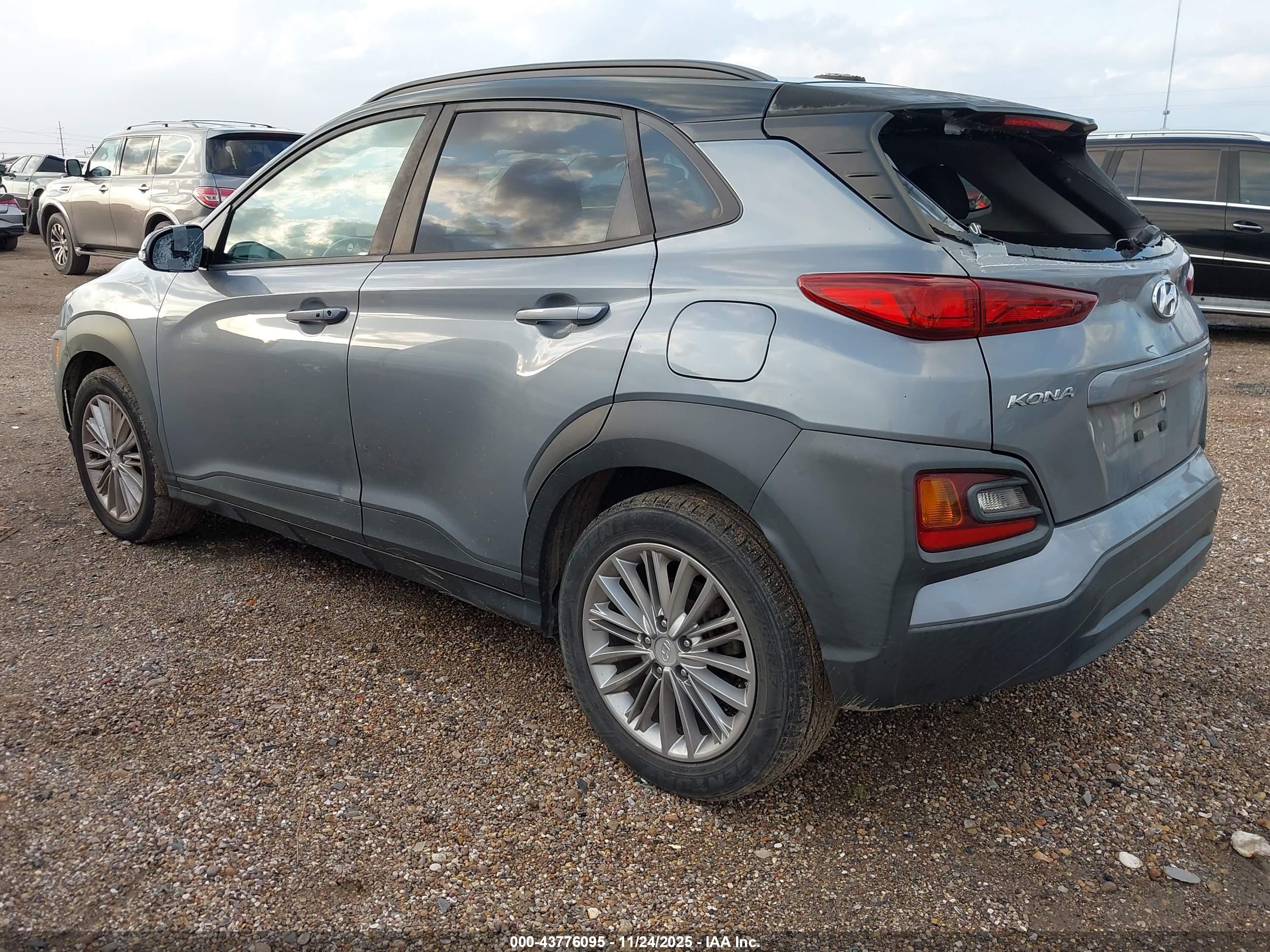 HYUNDAI KONA image 3