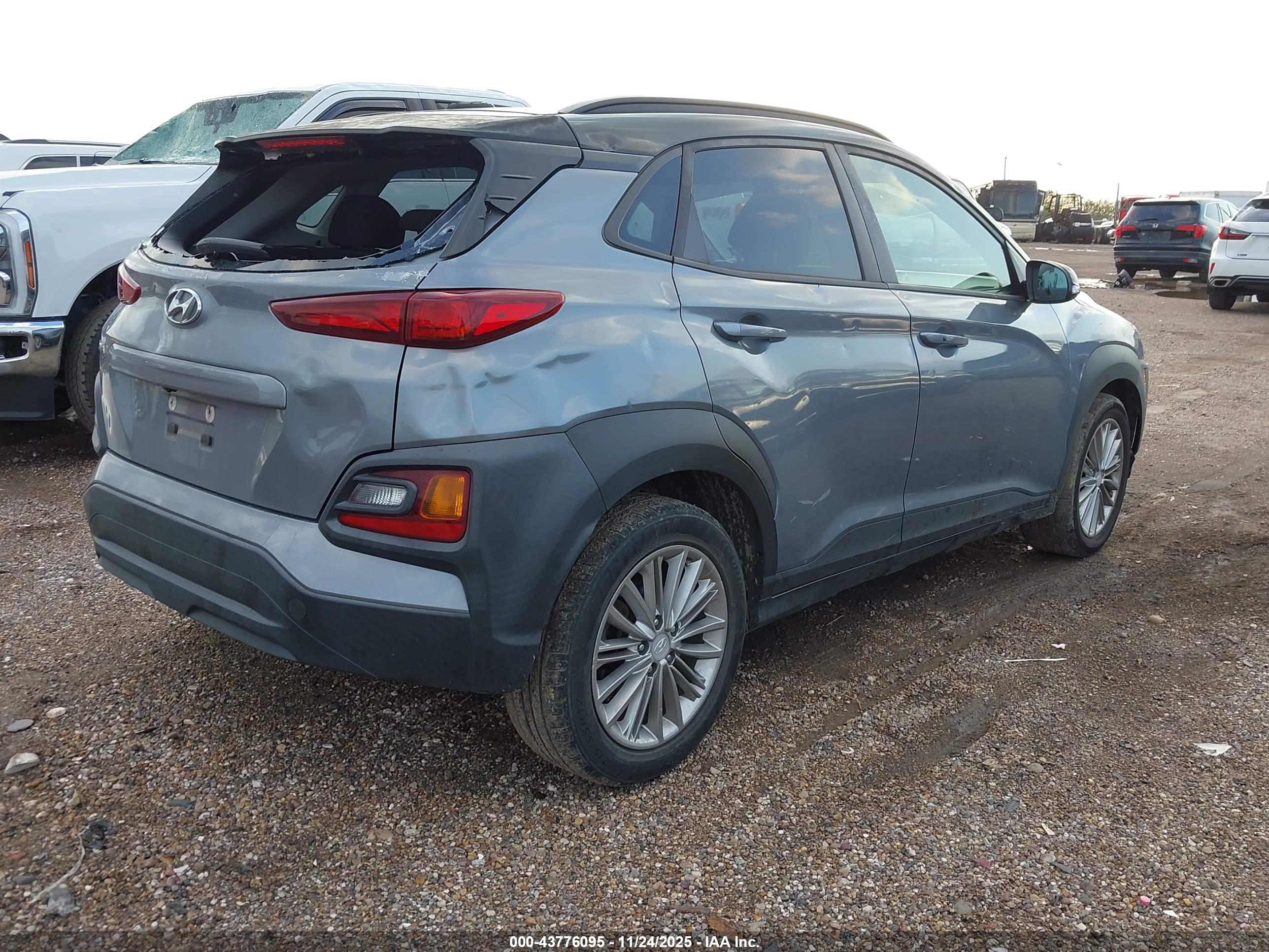 HYUNDAI KONA image 4