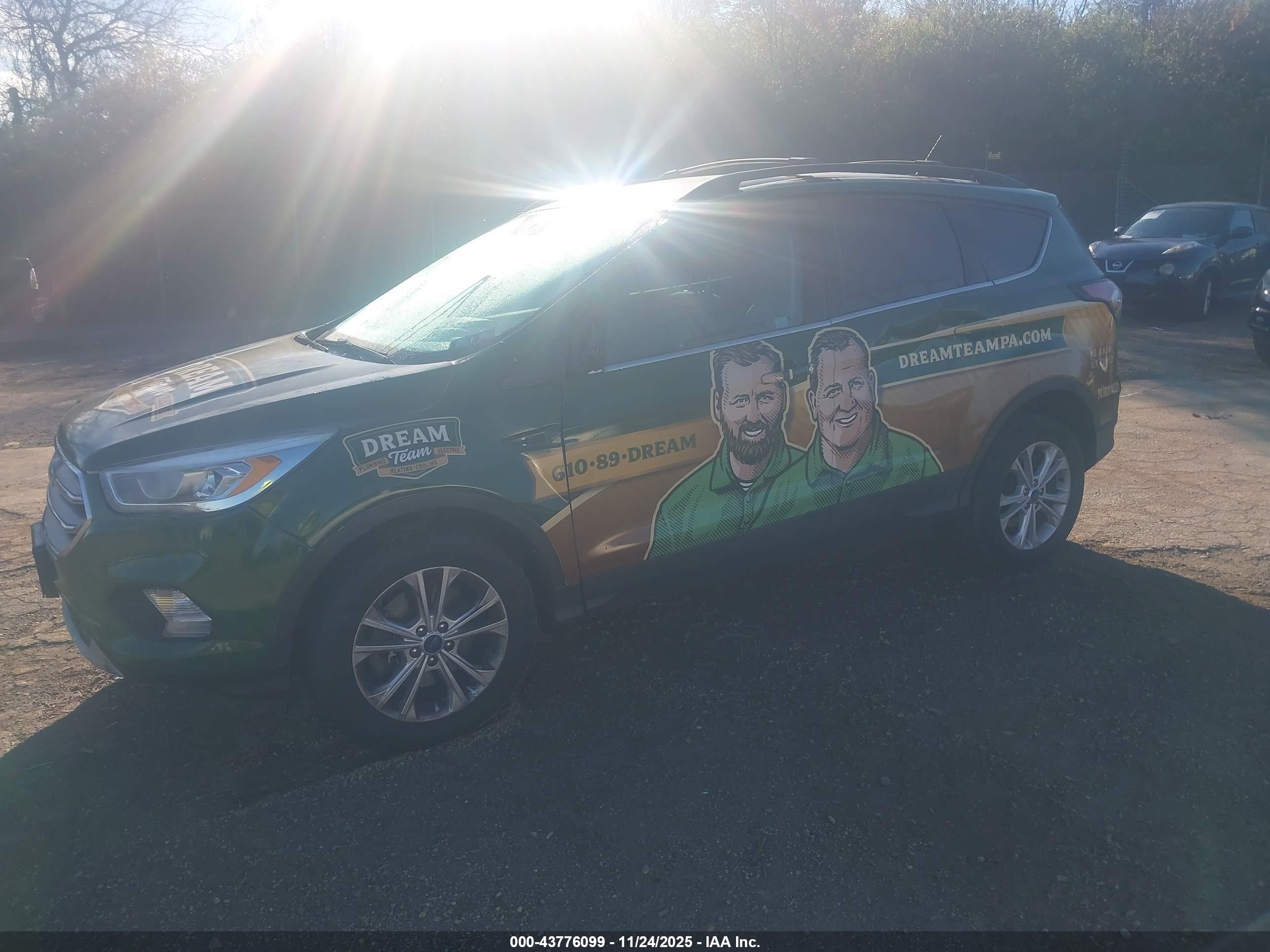 FORD ESCAPE image 2