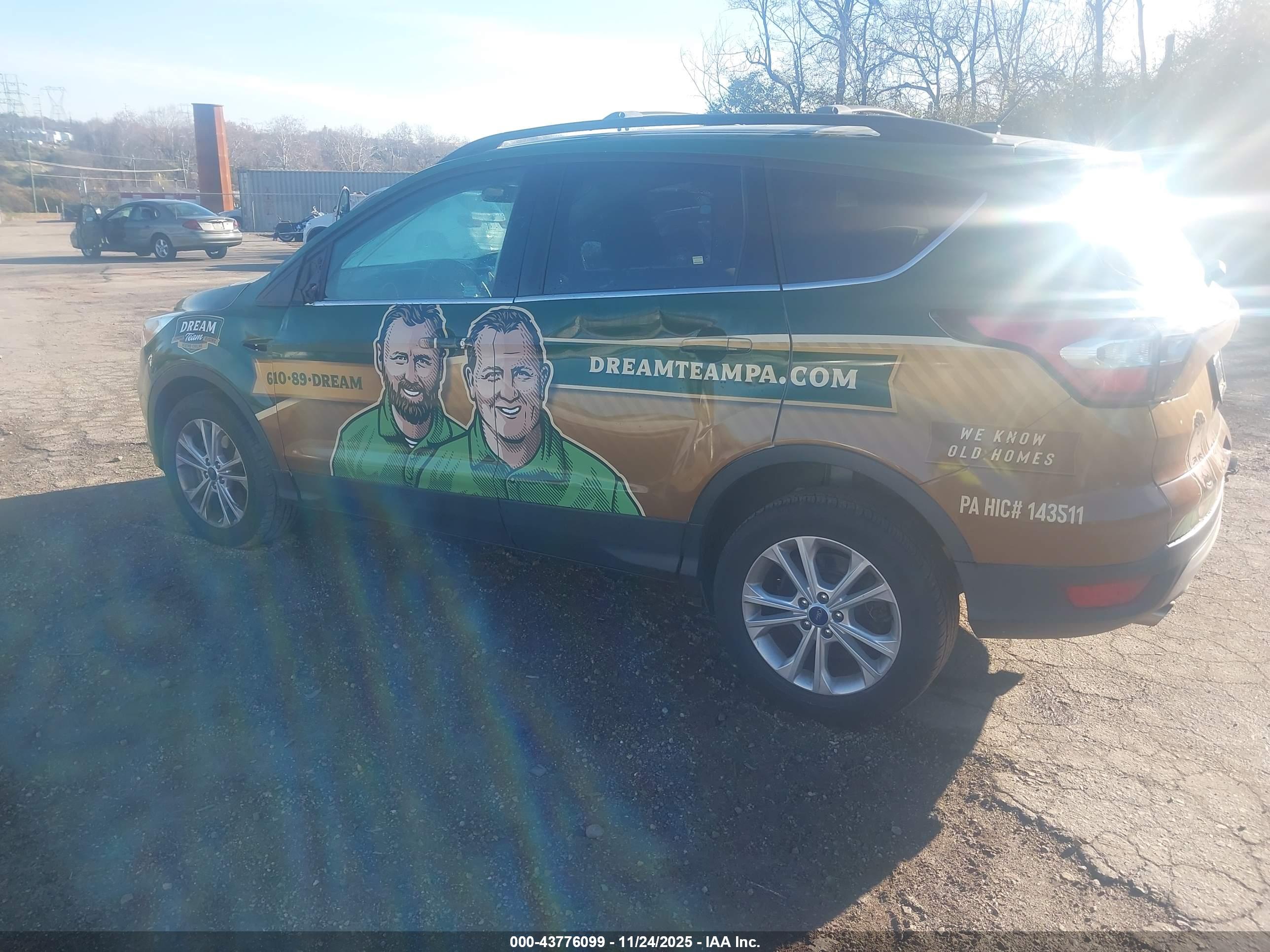 FORD ESCAPE image 3