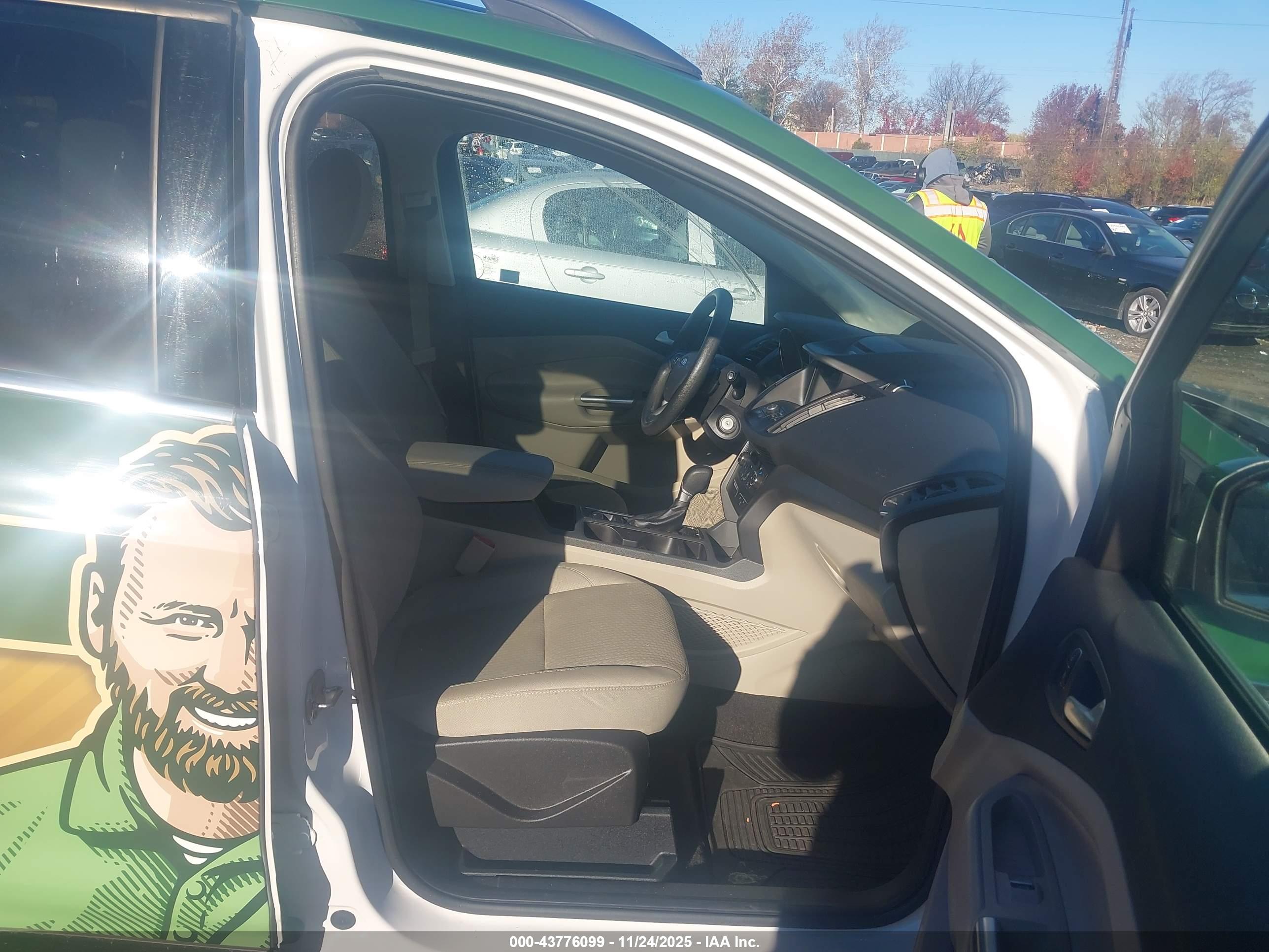 FORD ESCAPE image 5