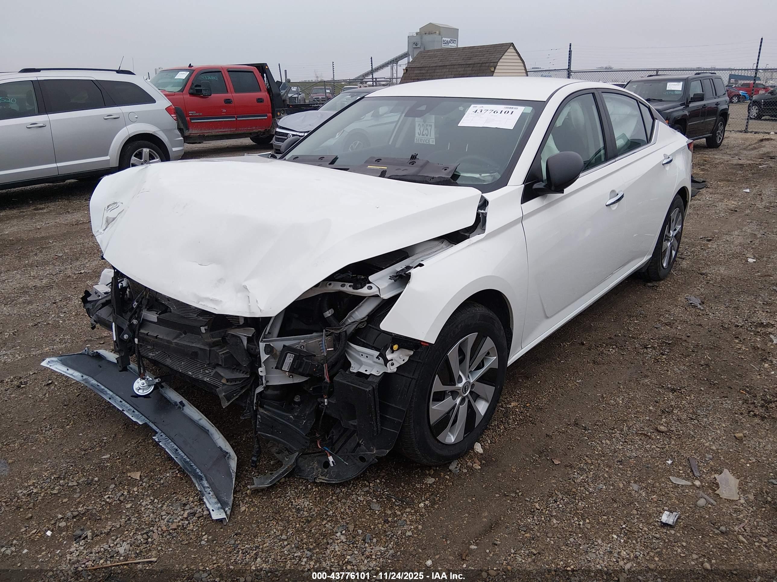 NISSAN ALTIMA image 2