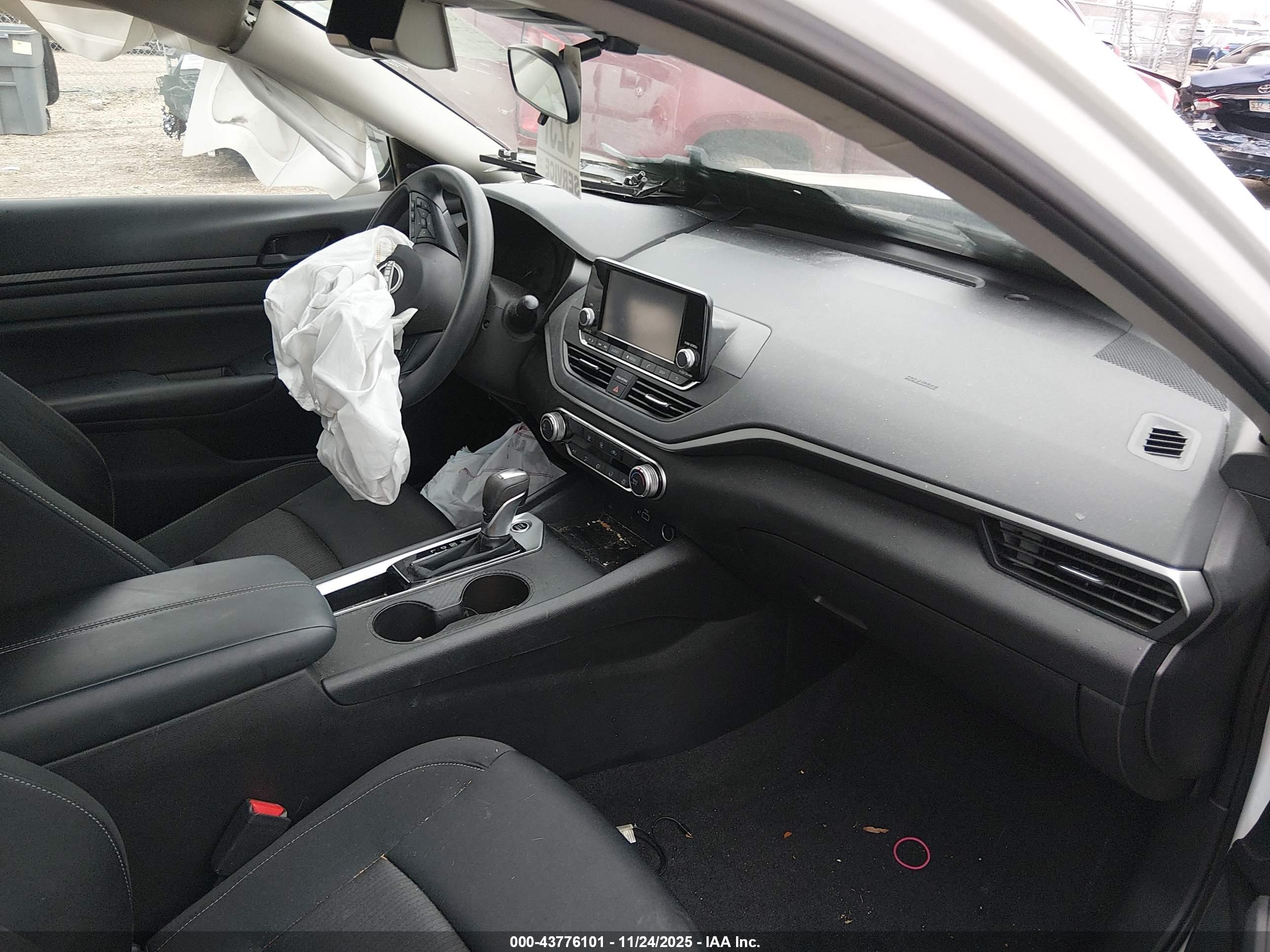 NISSAN ALTIMA image 5