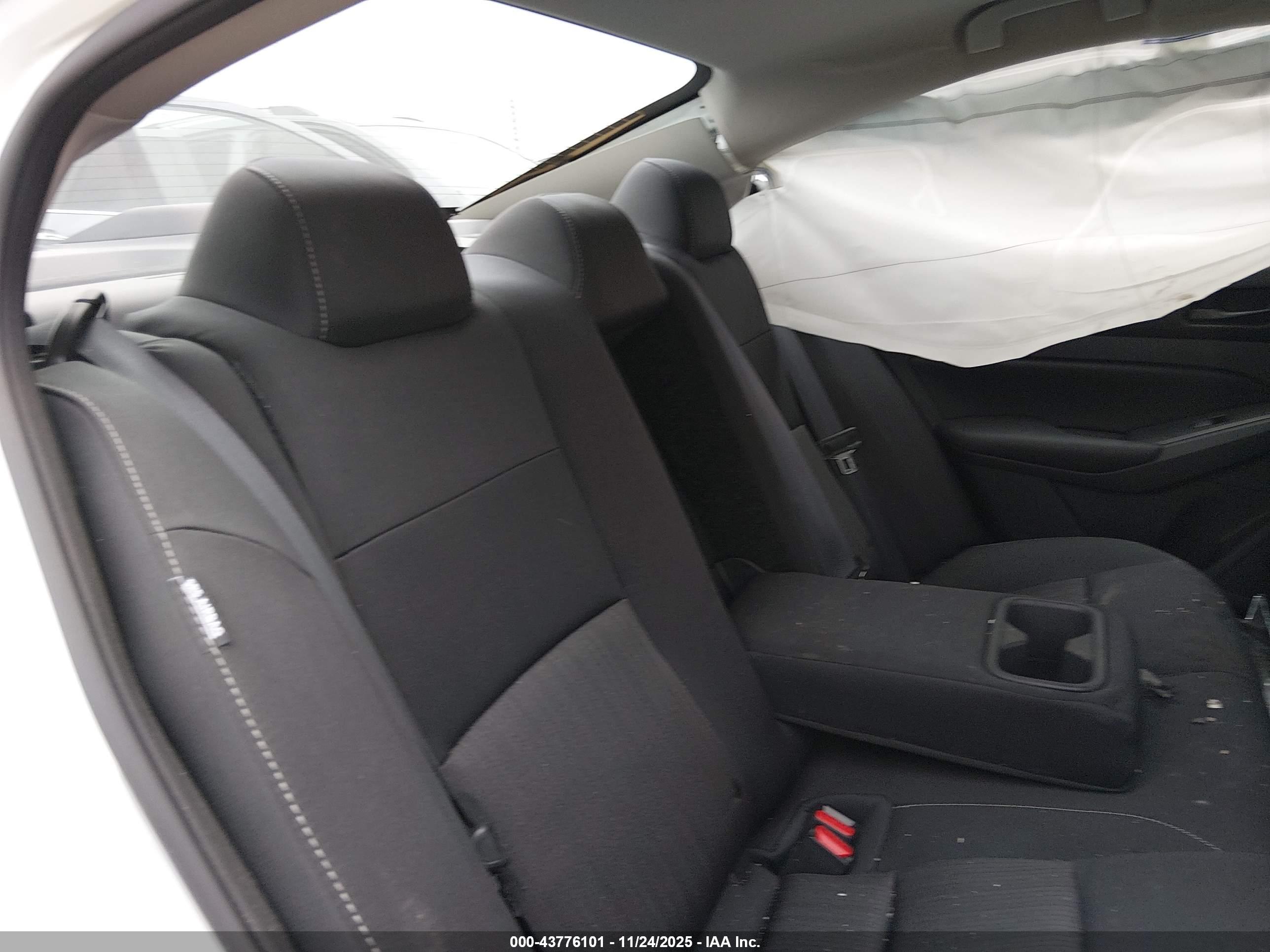 NISSAN ALTIMA image 8