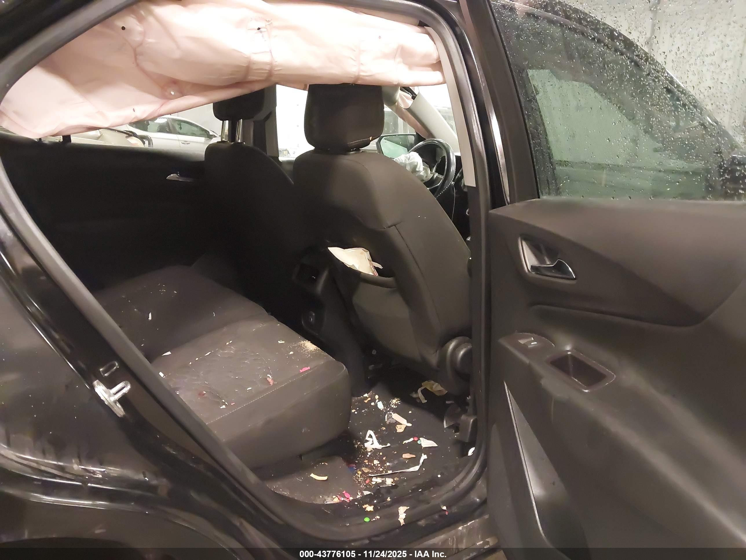 CHEVROLET EQUINOX image 8