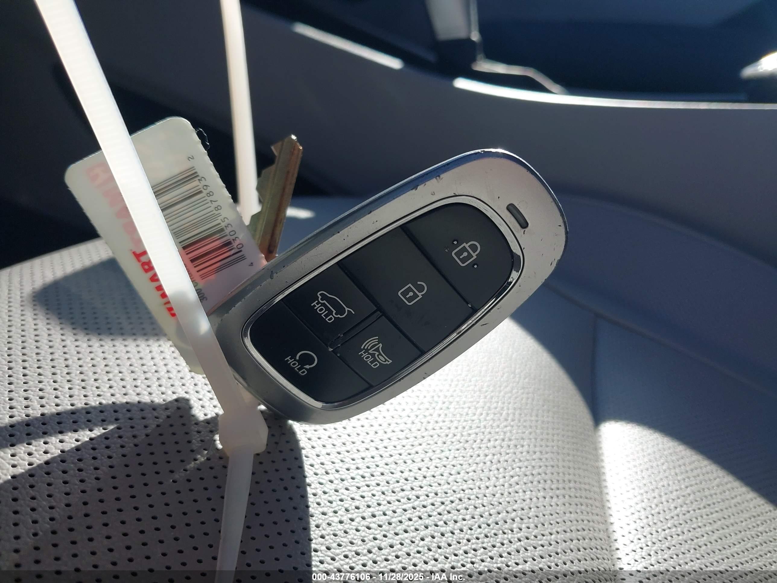 HYUNDAI TUCSON image 11