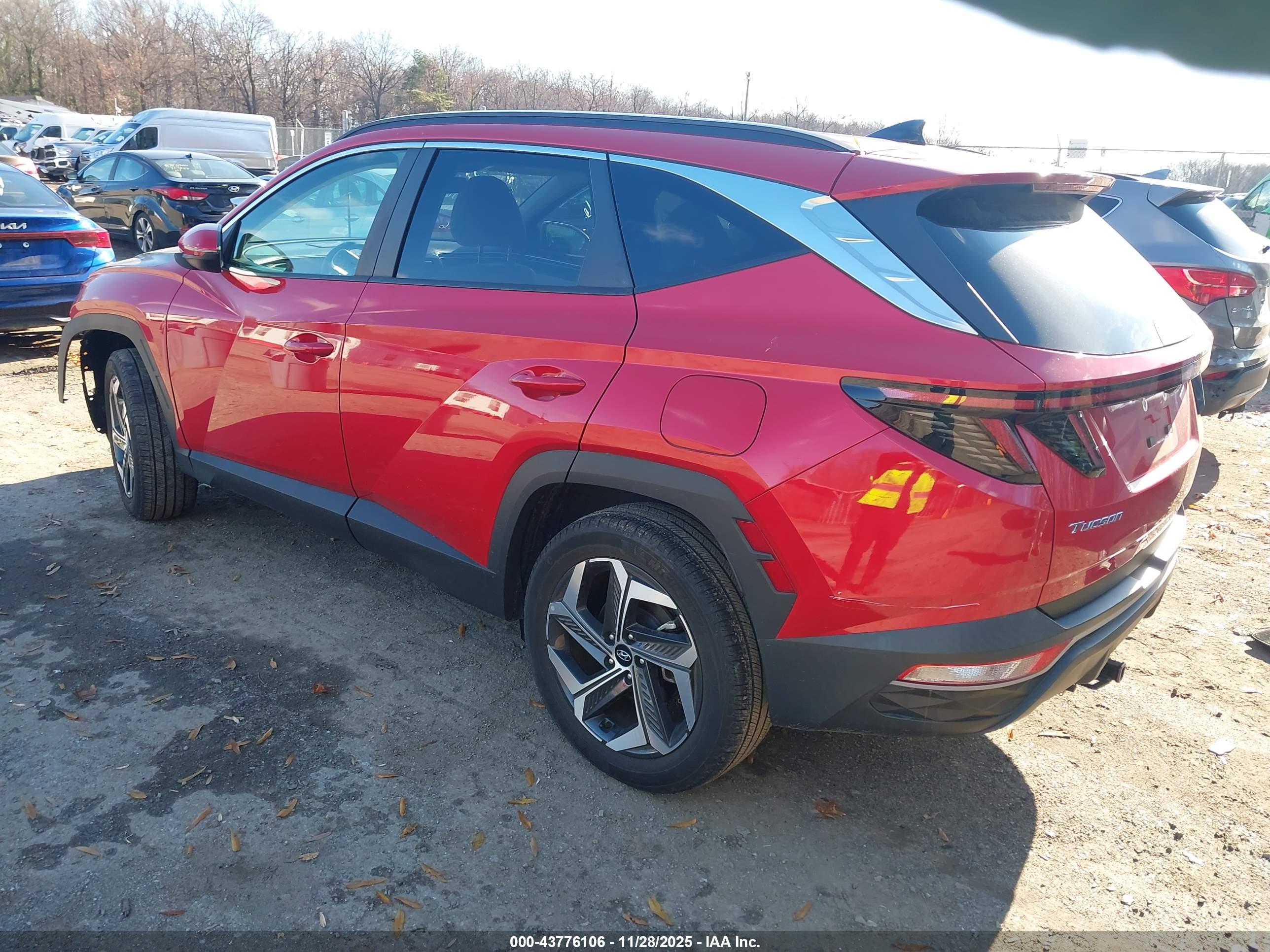 HYUNDAI TUCSON image 3