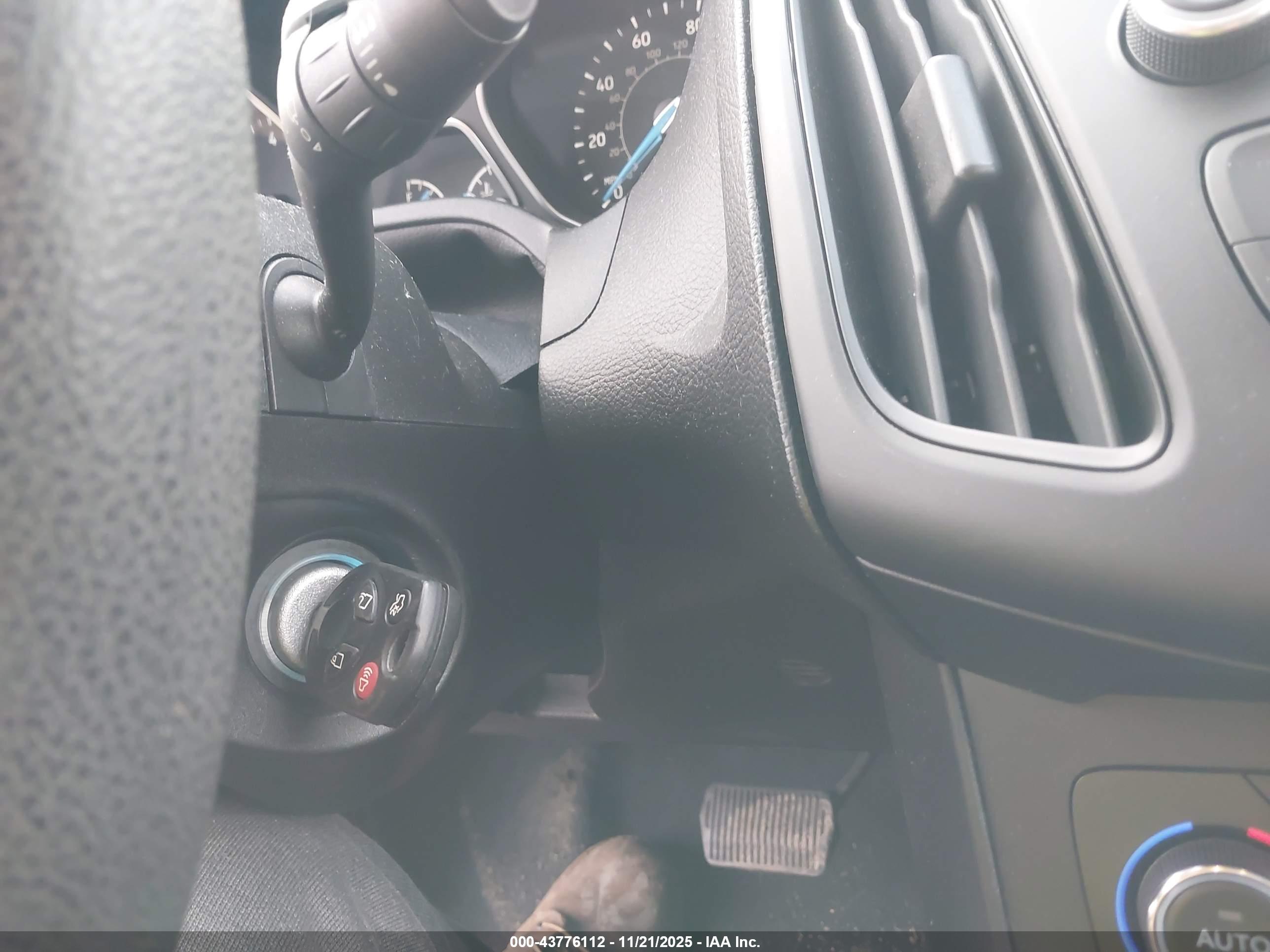 FORD FOCUS image 11
