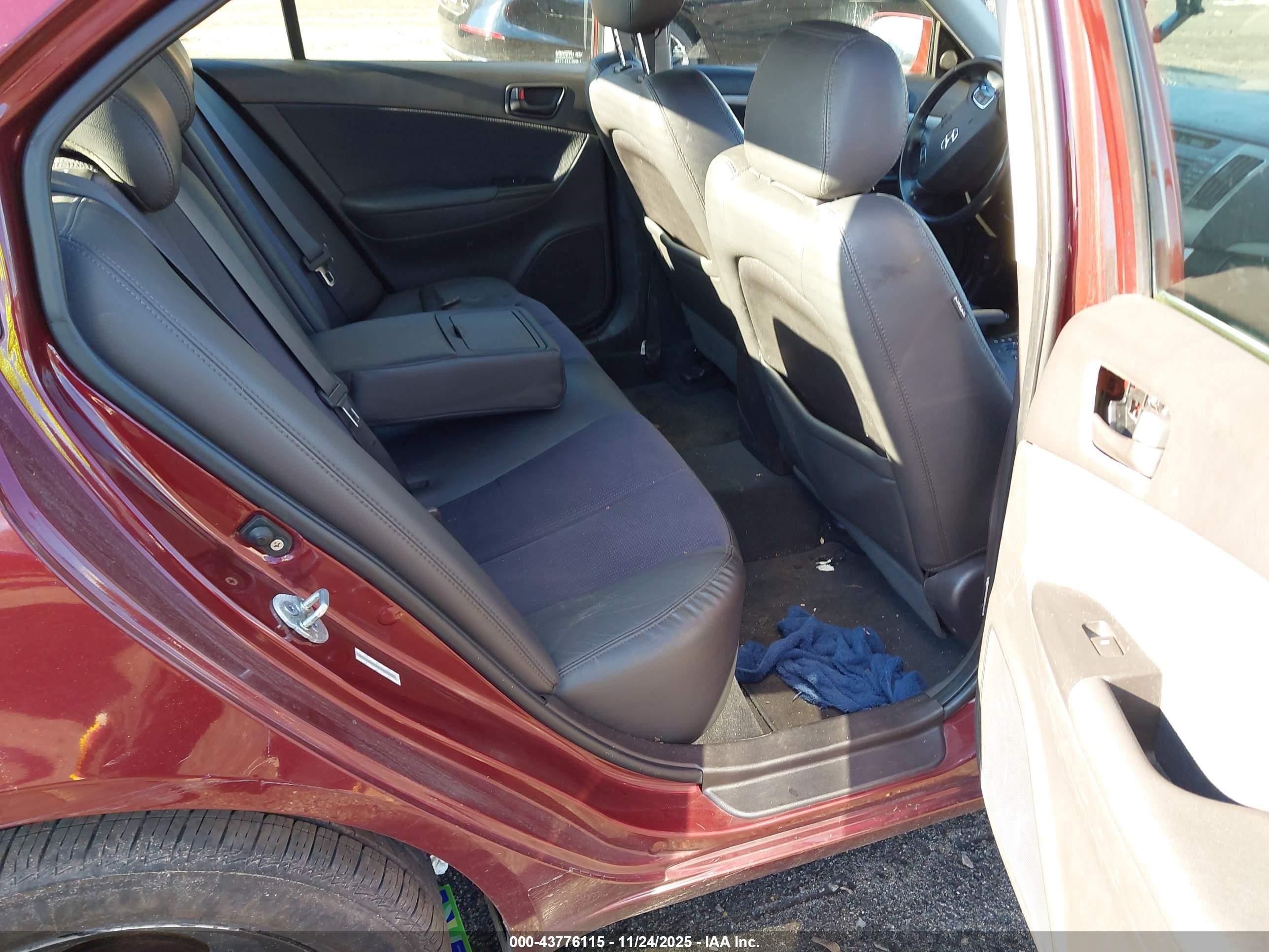 HYUNDAI SONATA image 8