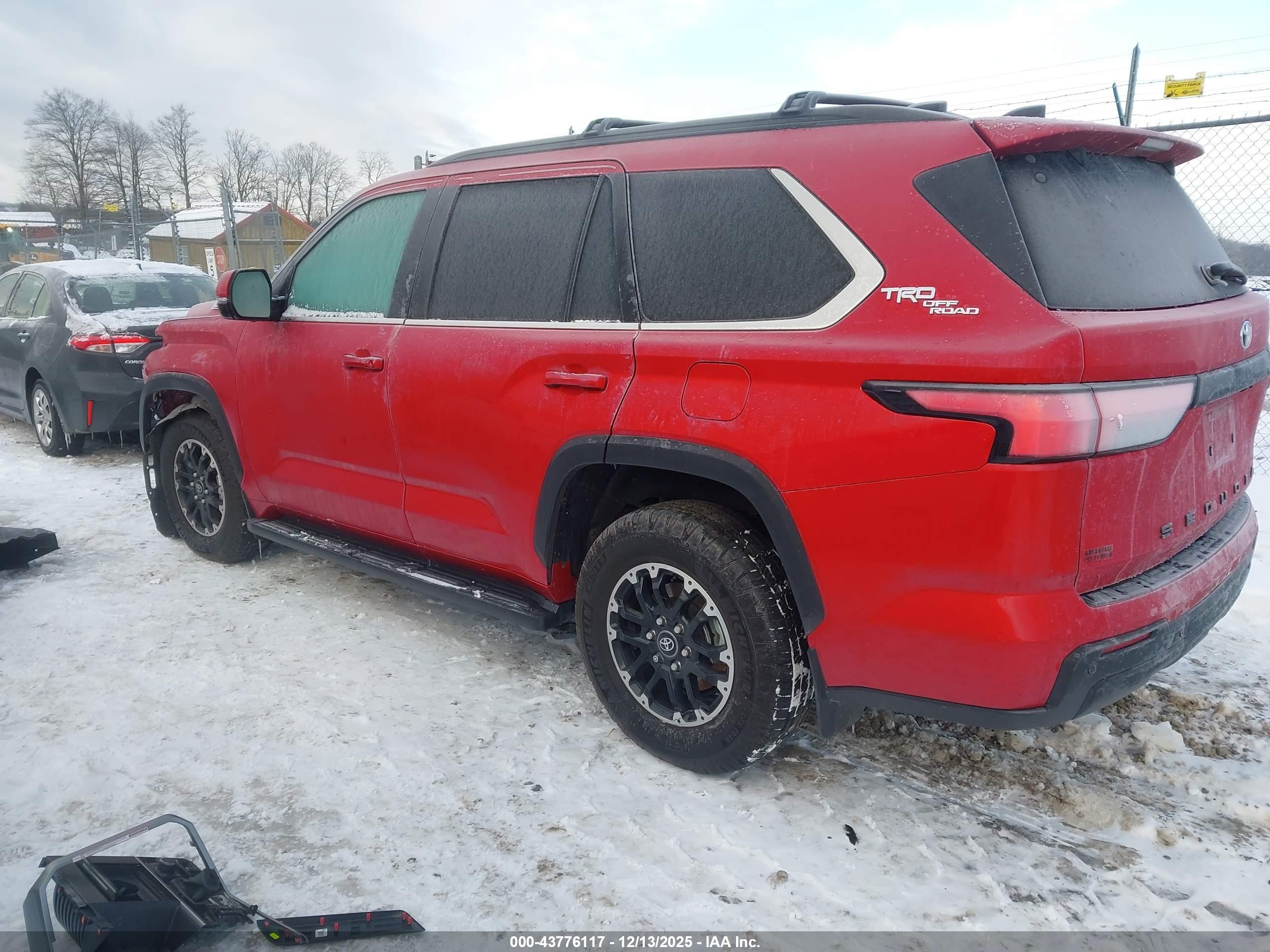 TOYOTA SEQUOIA image 3