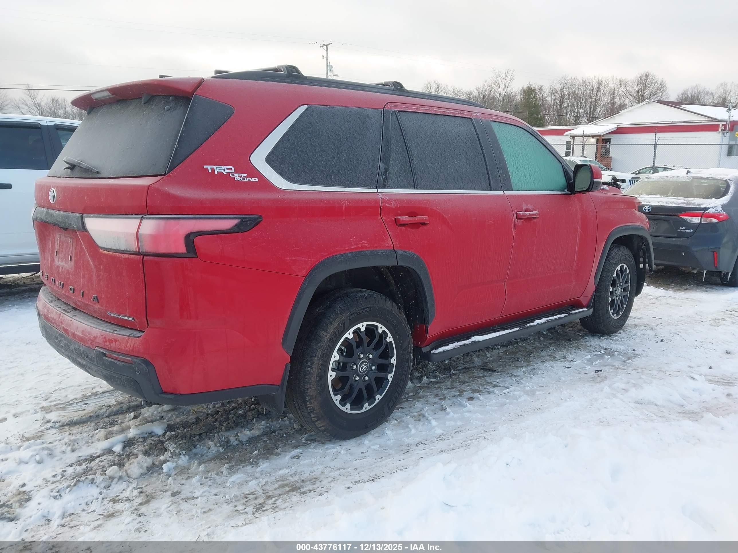 TOYOTA SEQUOIA image 4