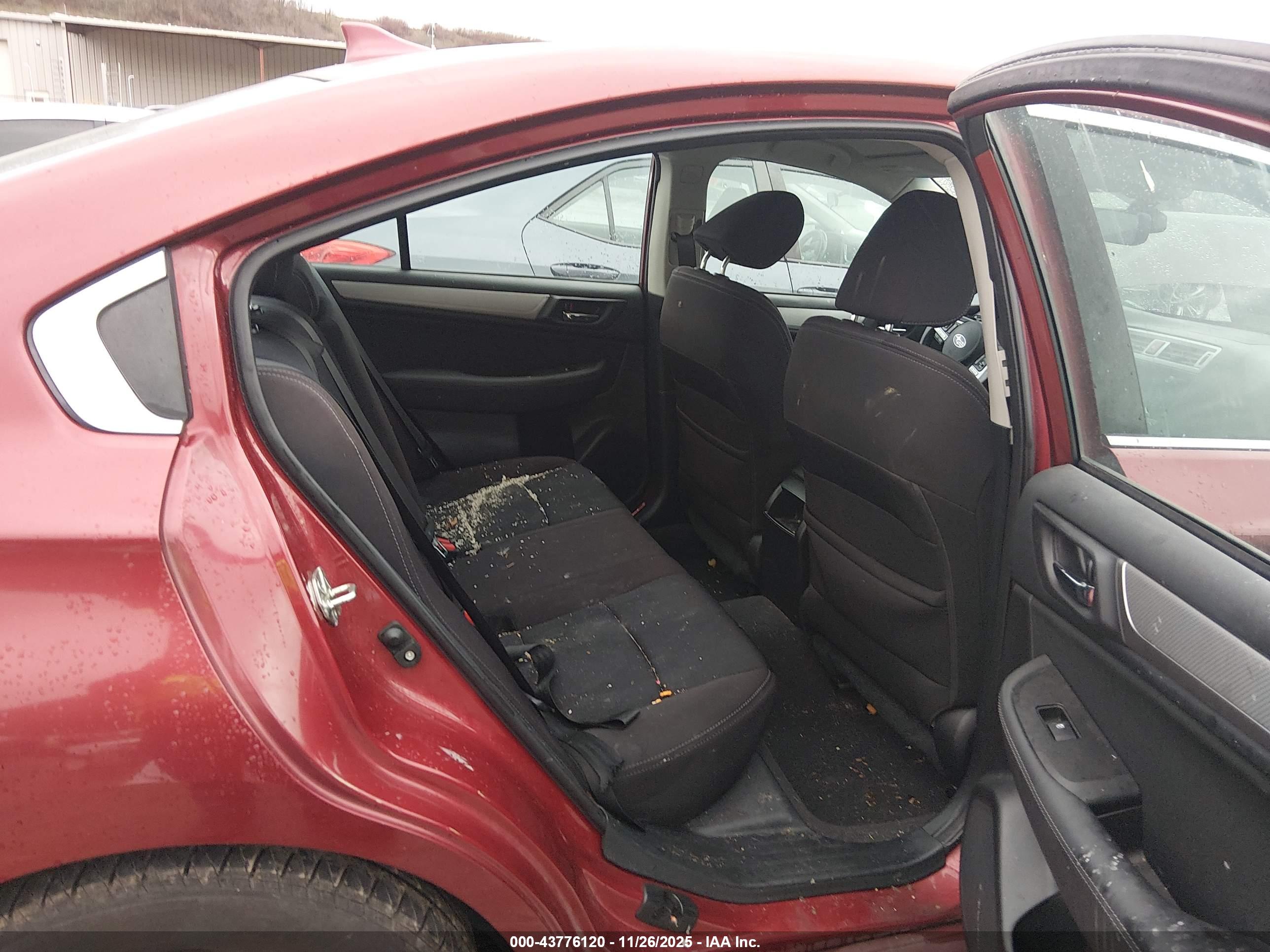 SUBARU LEGACY image 8