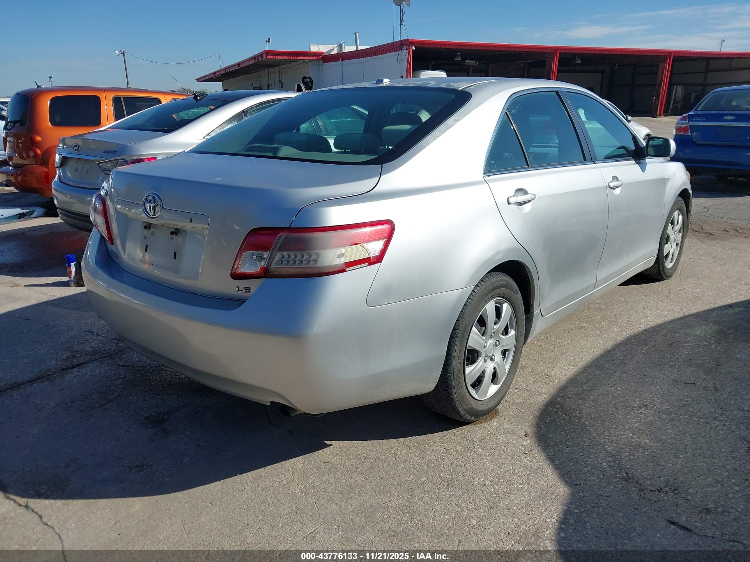 TOYOTA CAMRY image 4