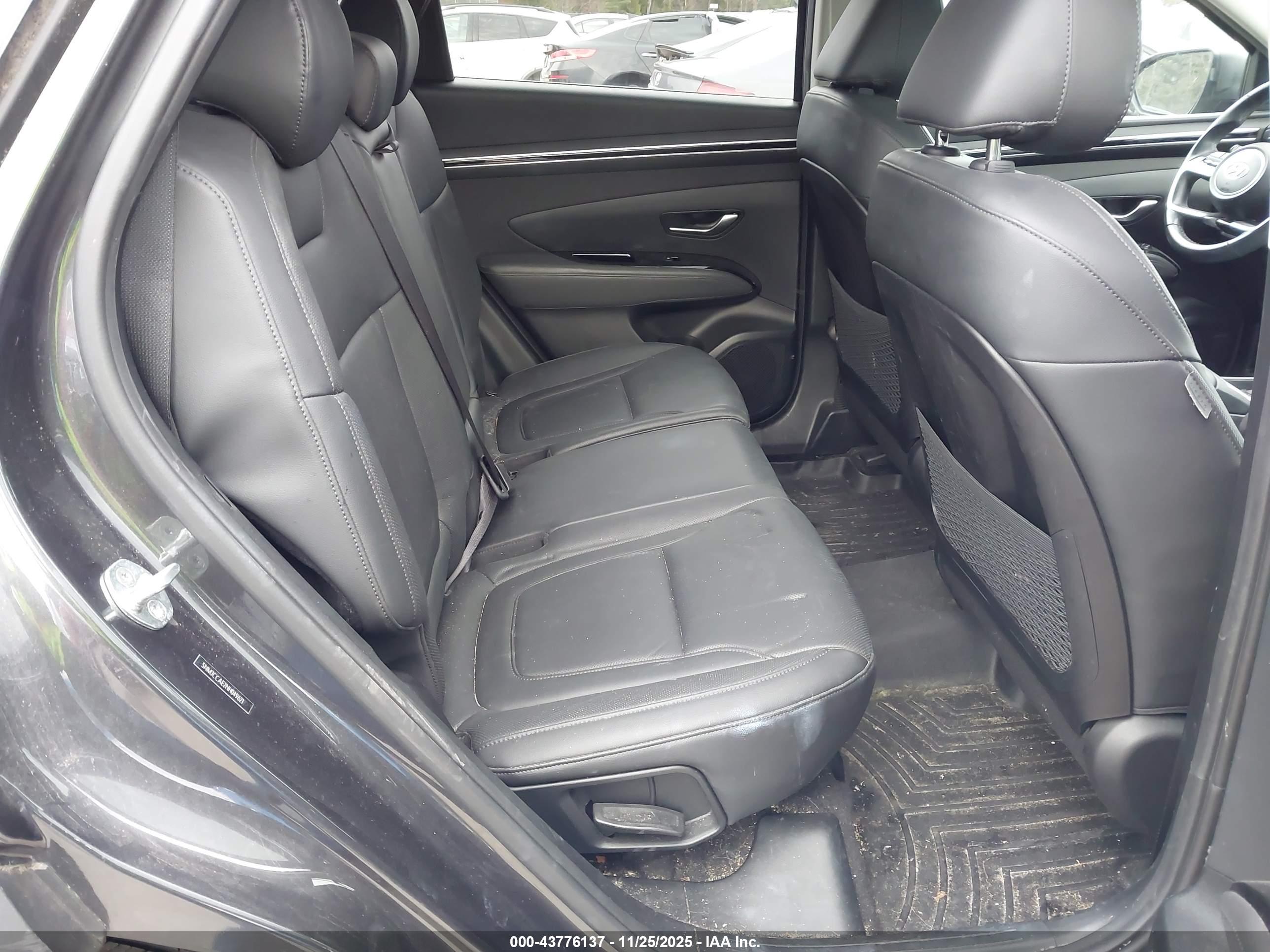 HYUNDAI TUCSON image 8