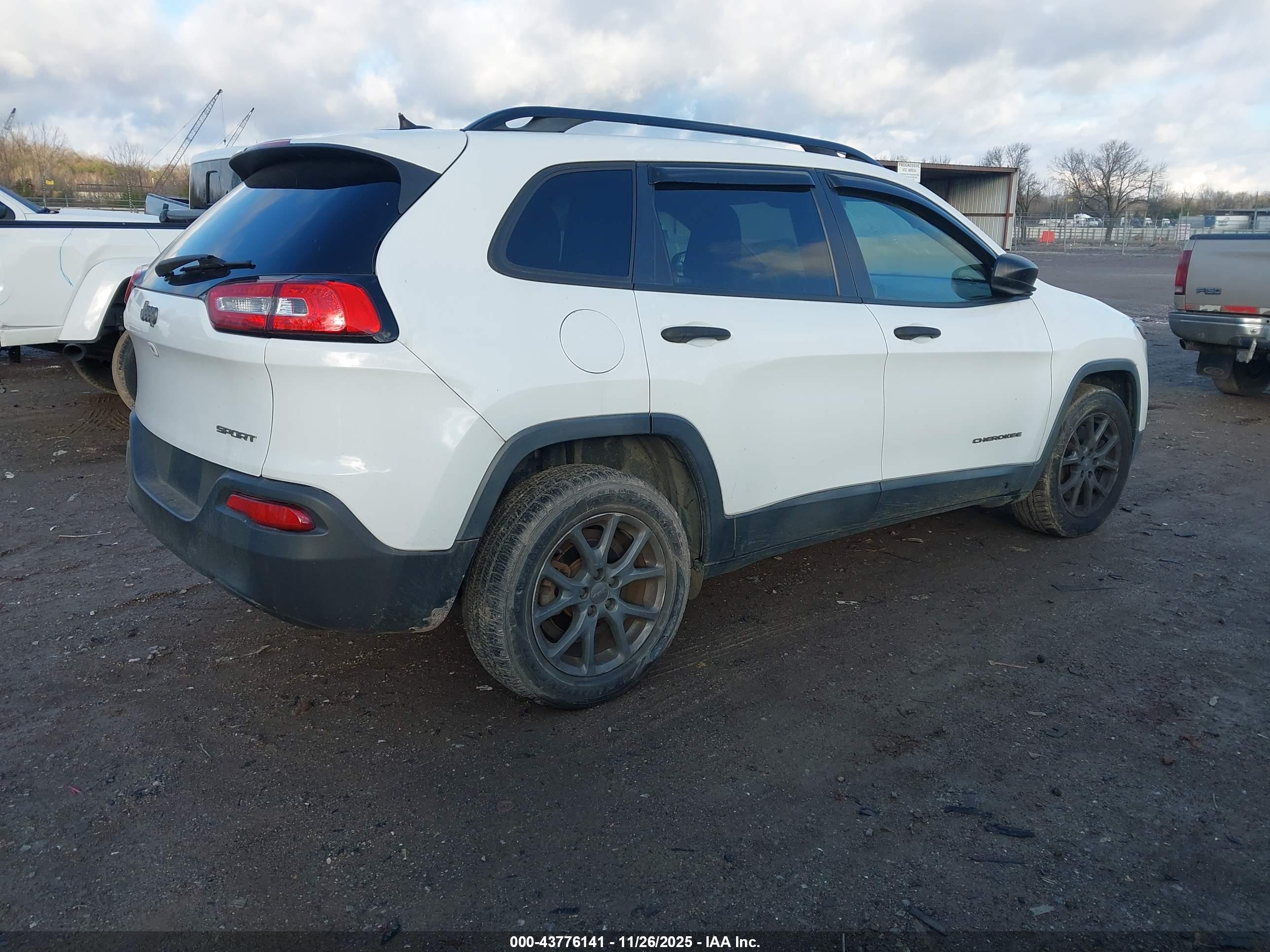 JEEP CHEROKEE image 4