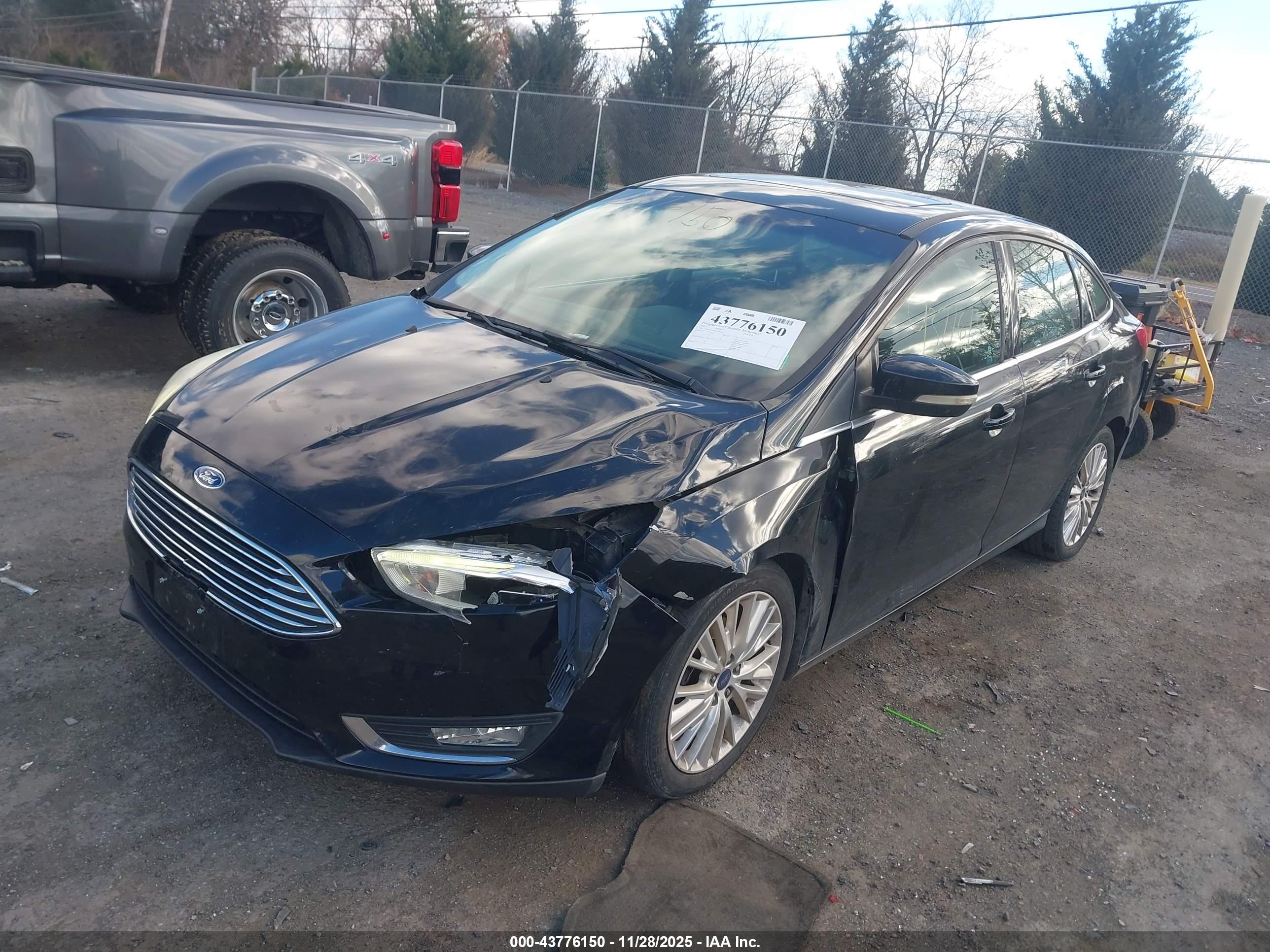 FORD FOCUS image 2