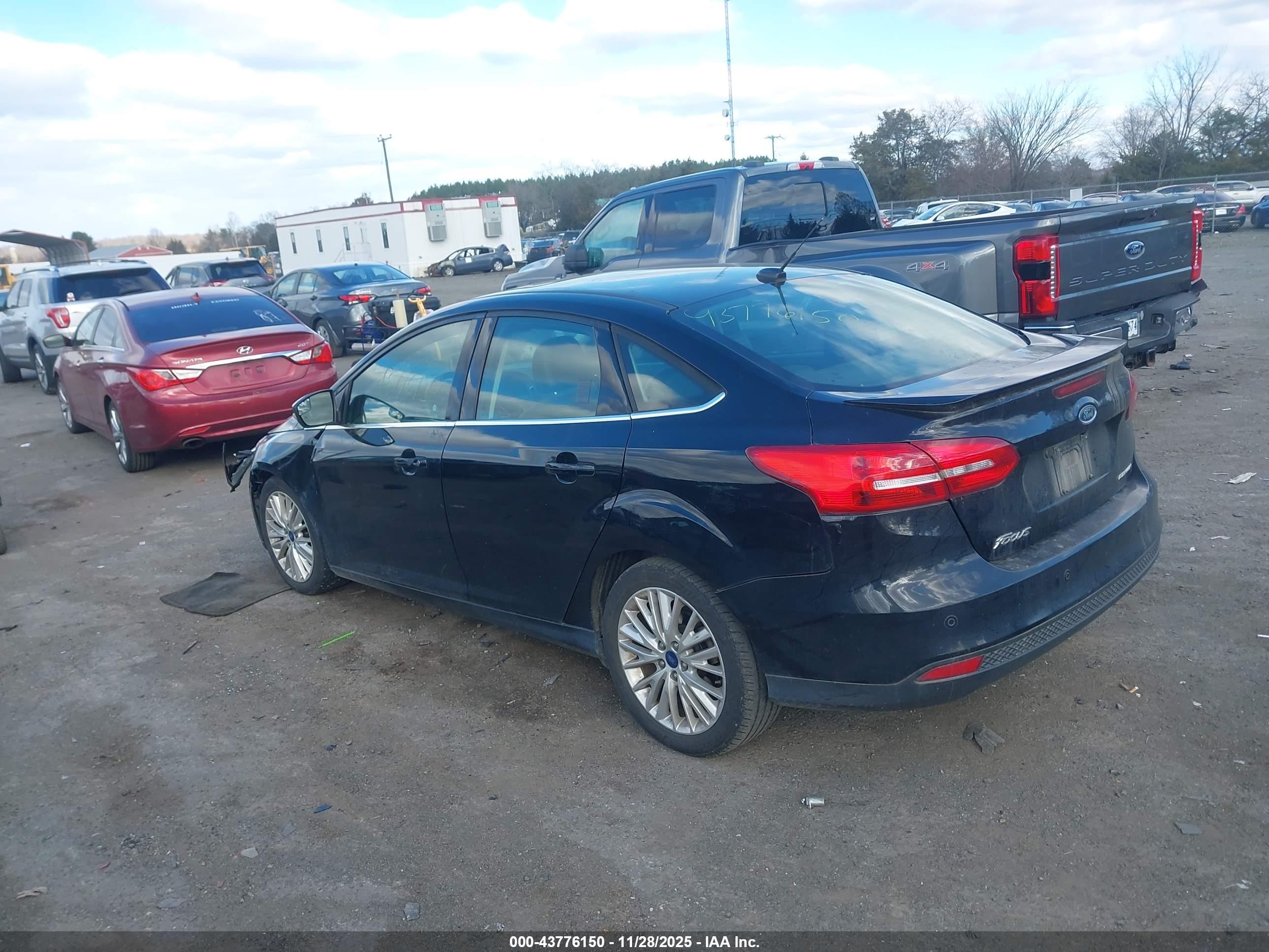 FORD FOCUS image 3