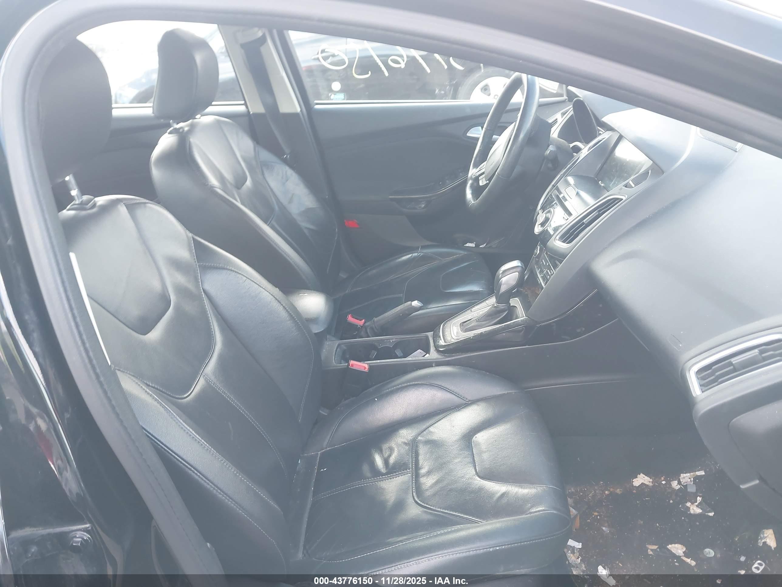 FORD FOCUS image 5
