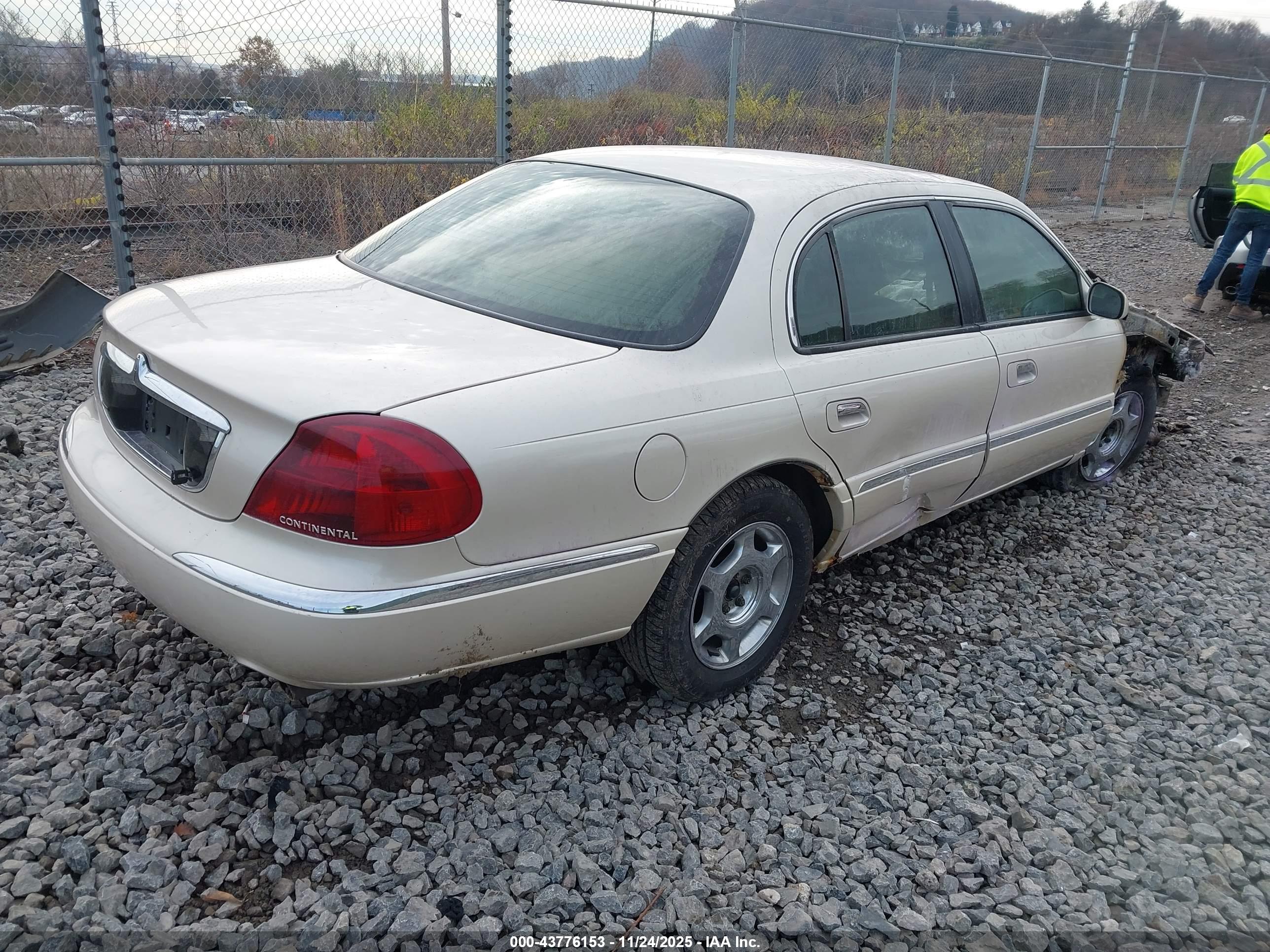 LINCOLN CONTINENTAL image 4