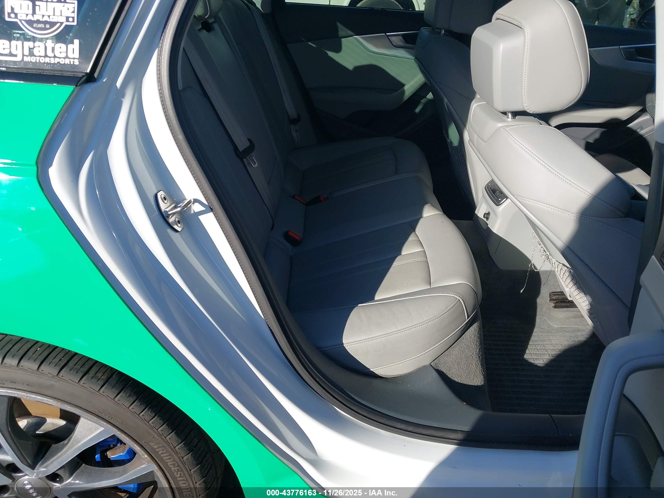 AUDI A4 image 8
