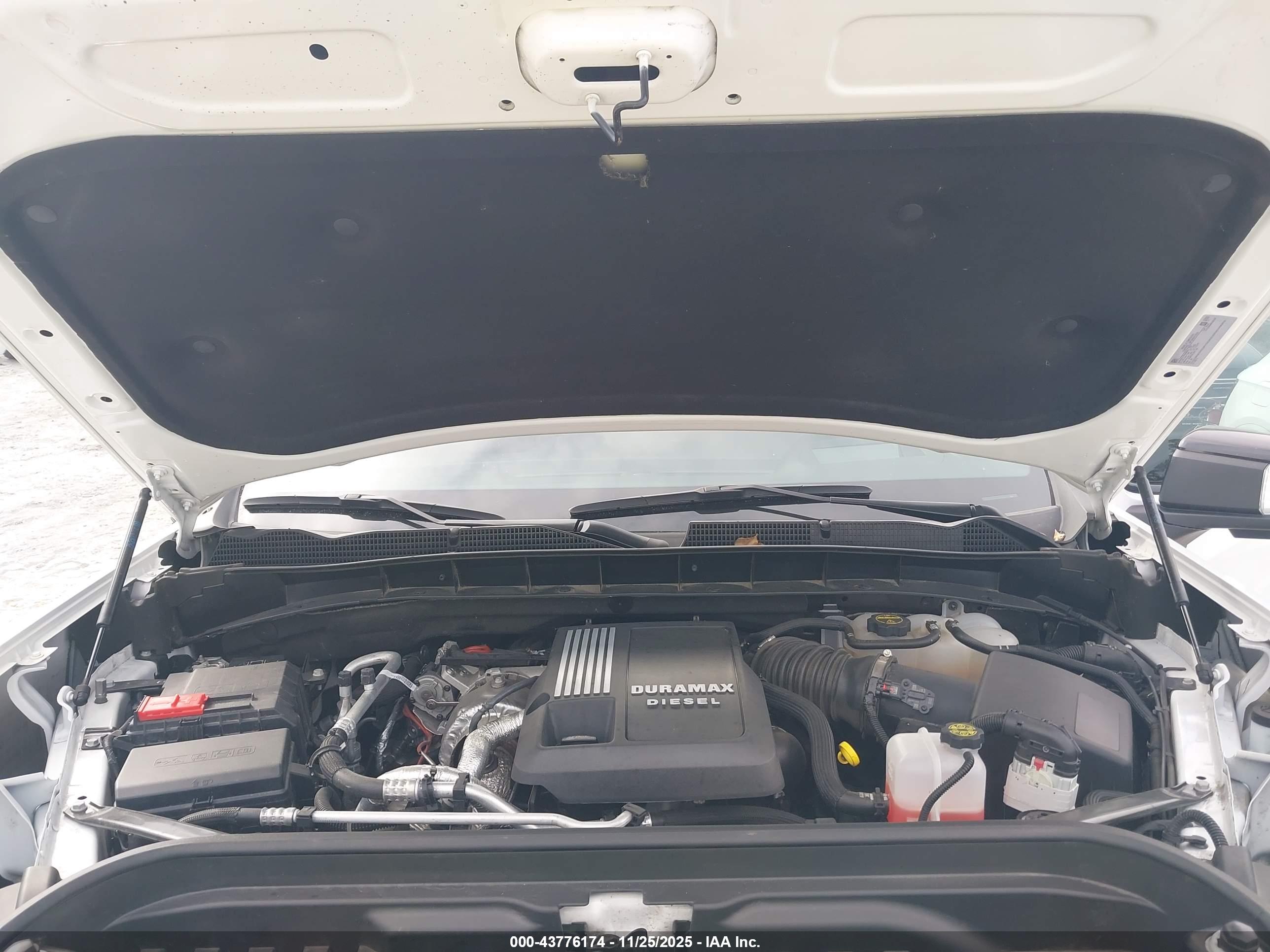 GMC SIERRA image 10