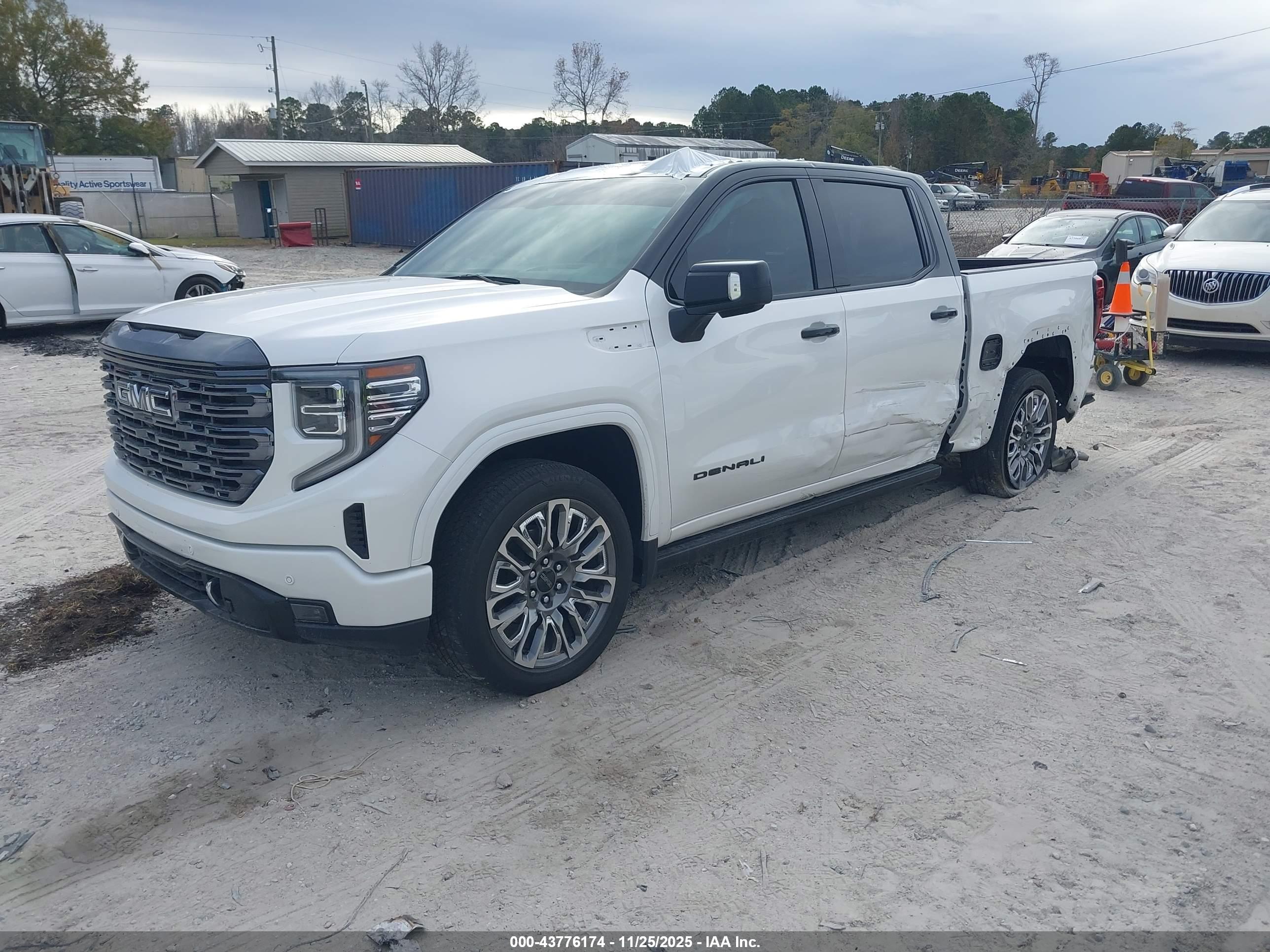 GMC SIERRA image 2