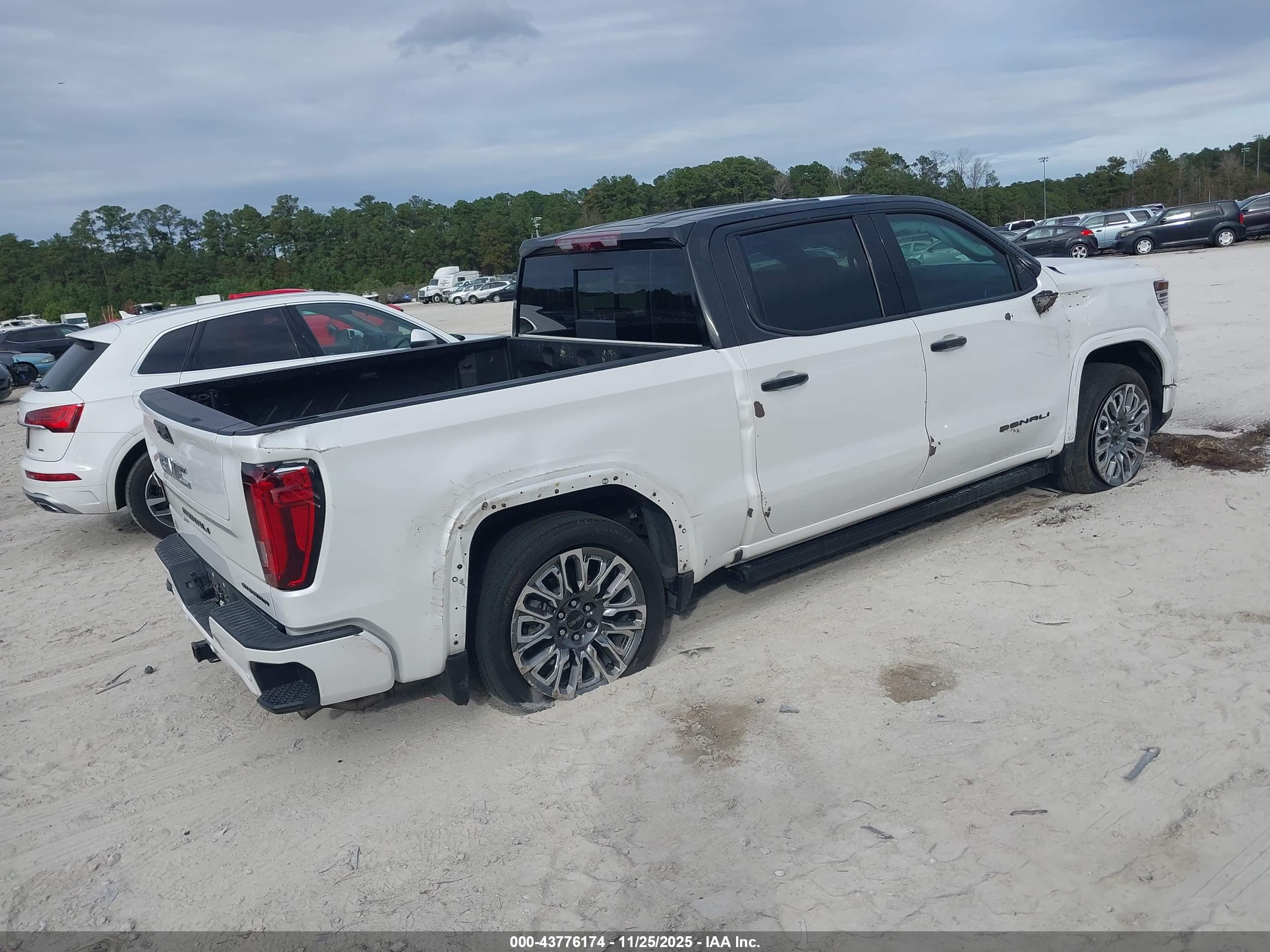GMC SIERRA image 4