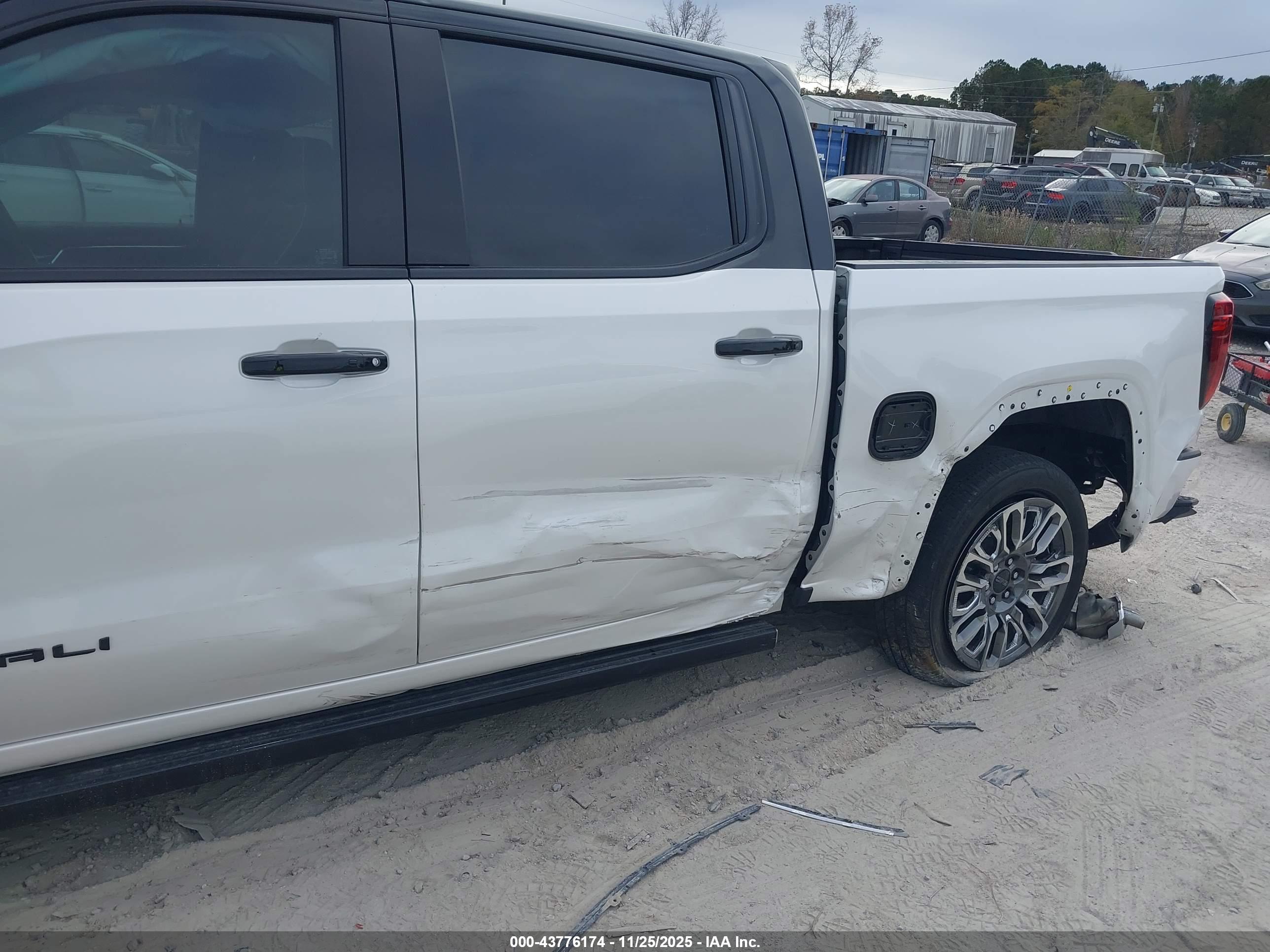 GMC SIERRA image 6