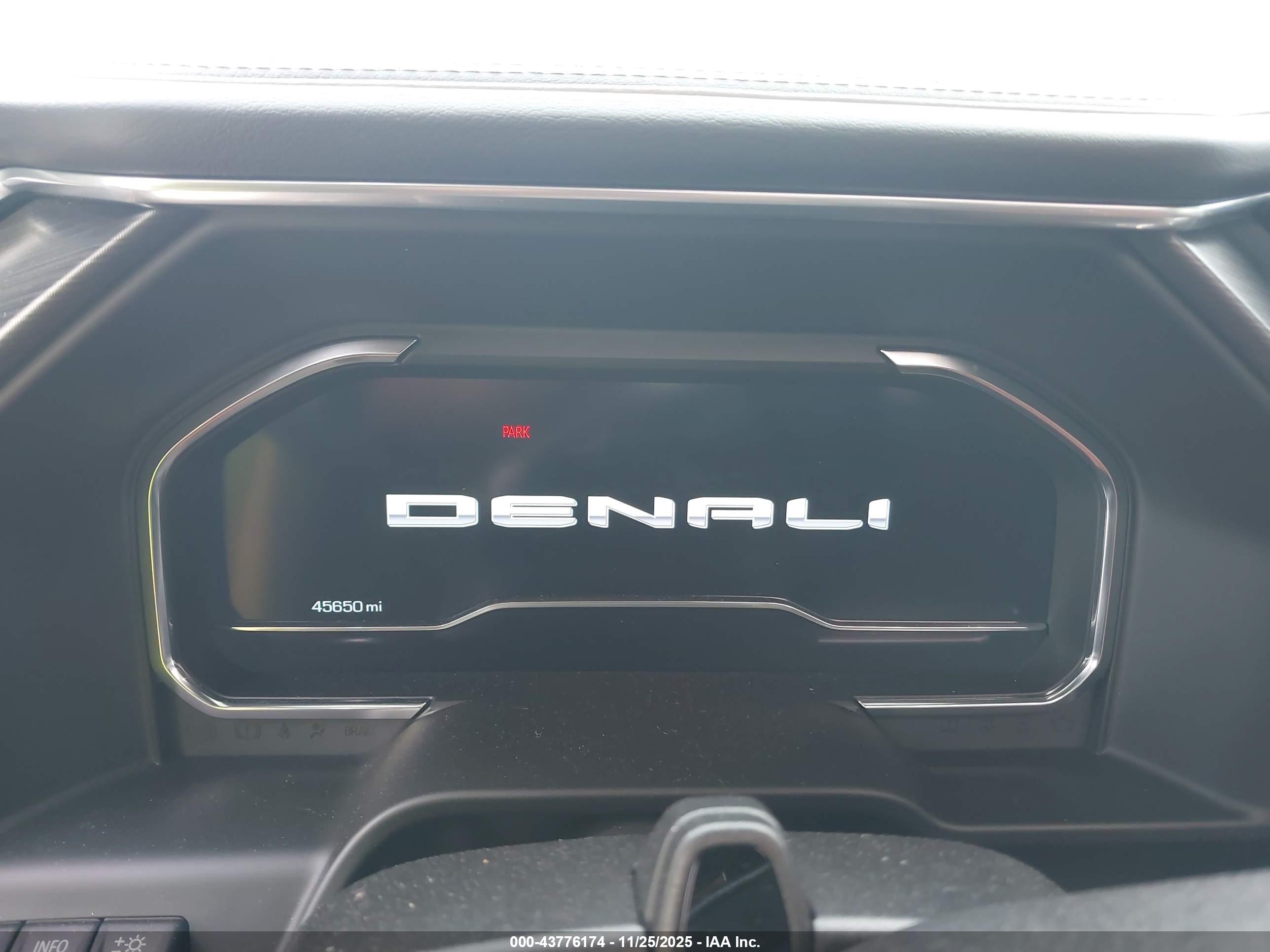 GMC SIERRA image 7