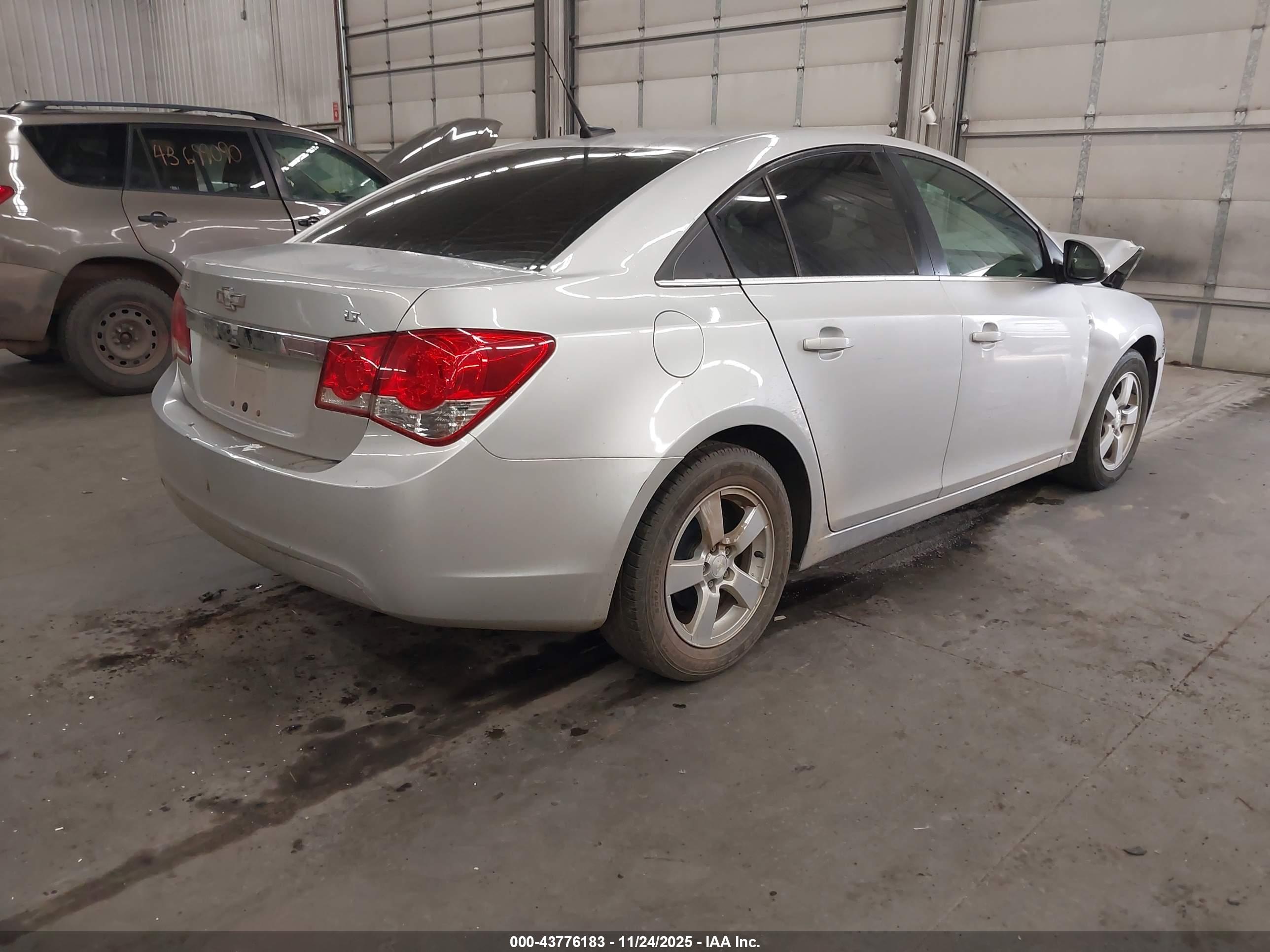 CHEVROLET CRUZE image 4