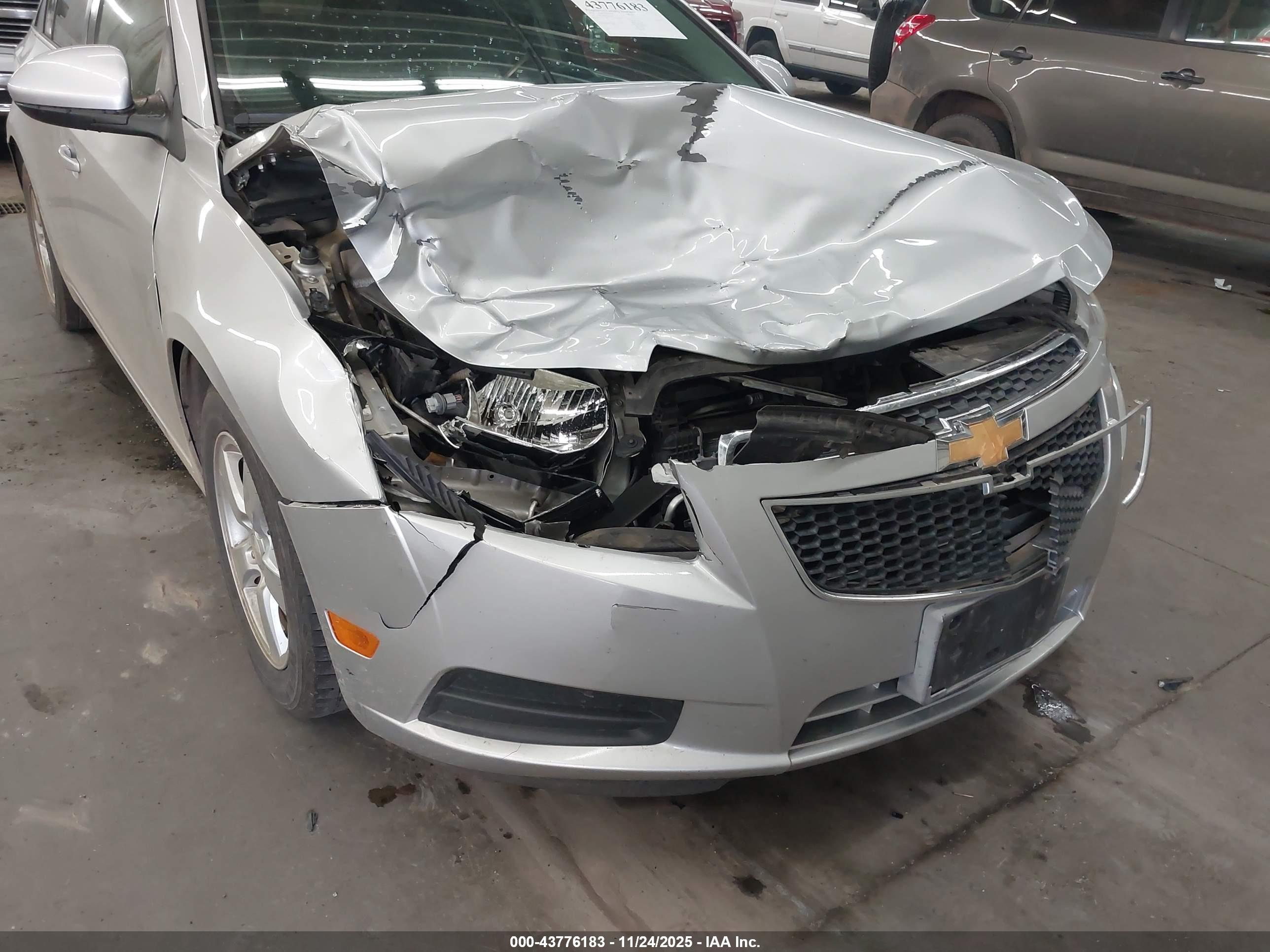 CHEVROLET CRUZE image 6