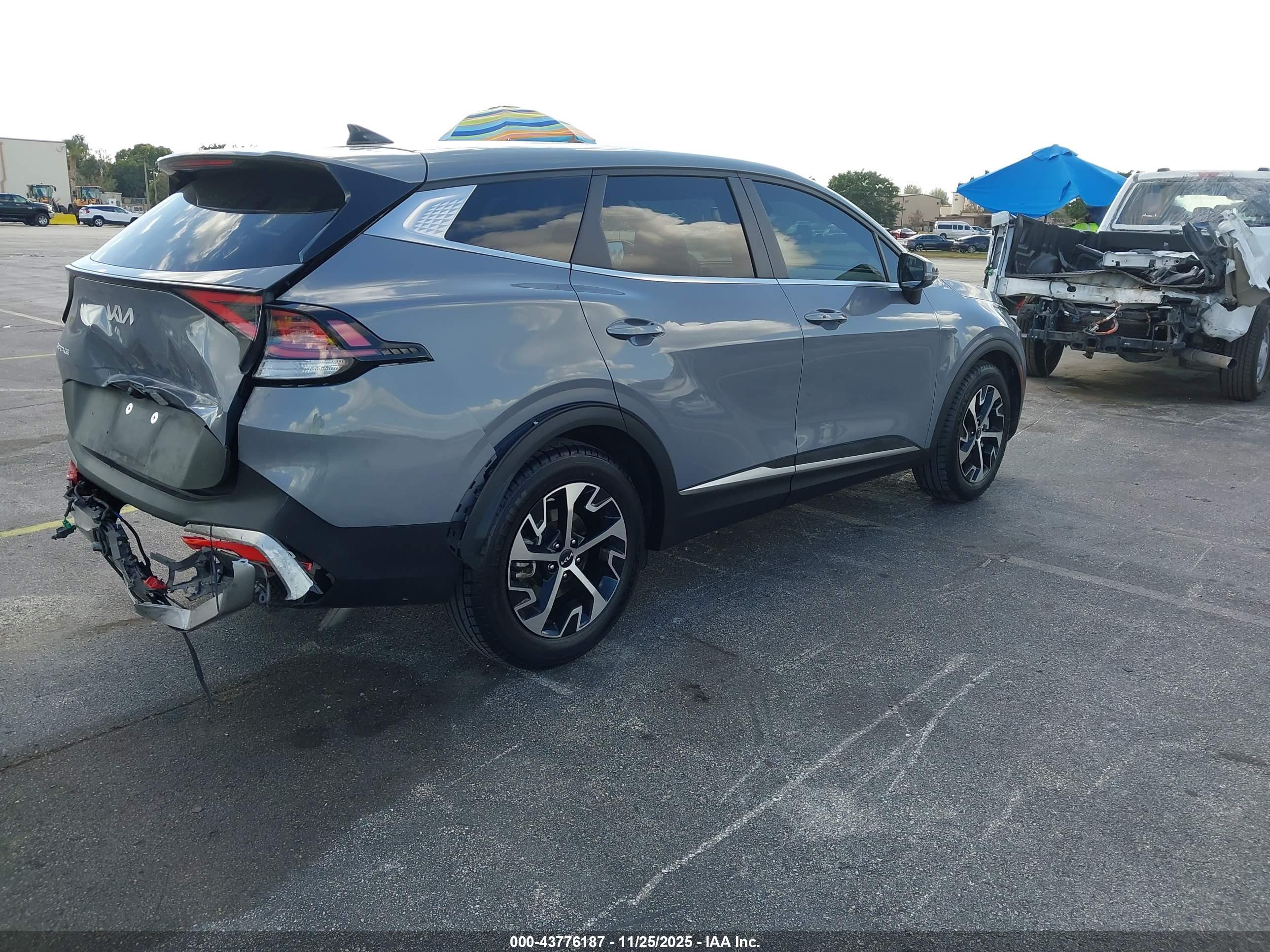 KIA SPORTAGE image 4