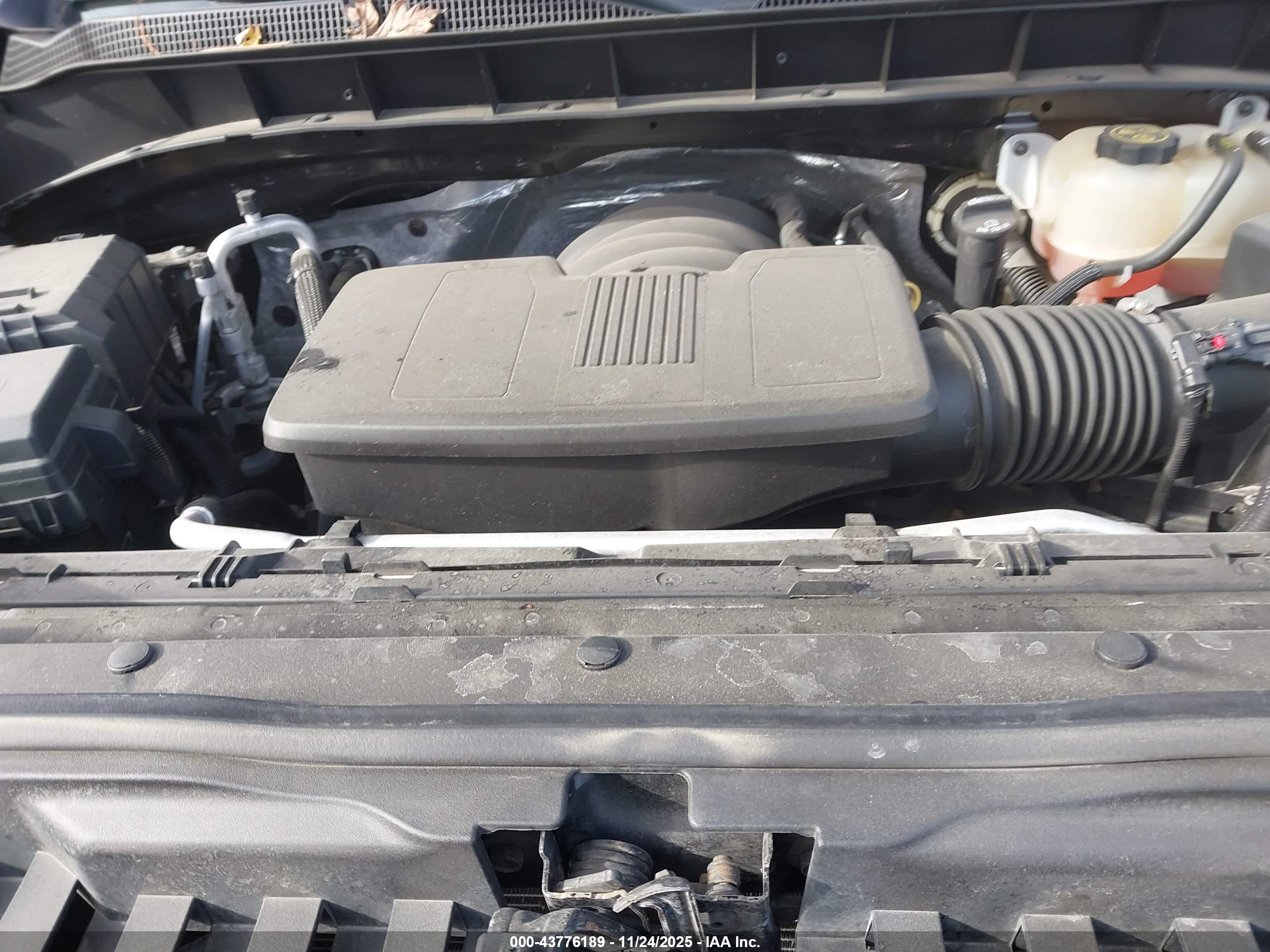 CHEVROLET SILVERADO image 10